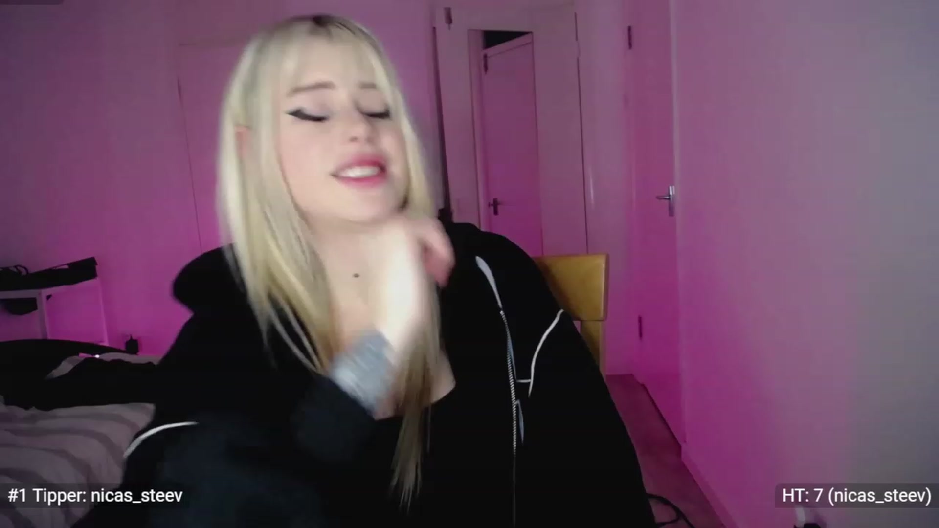 Gallery image thumbnail from Elsie_Marina's myfreecams stream on, 03/07/2023, 04:24 image 13 of 20