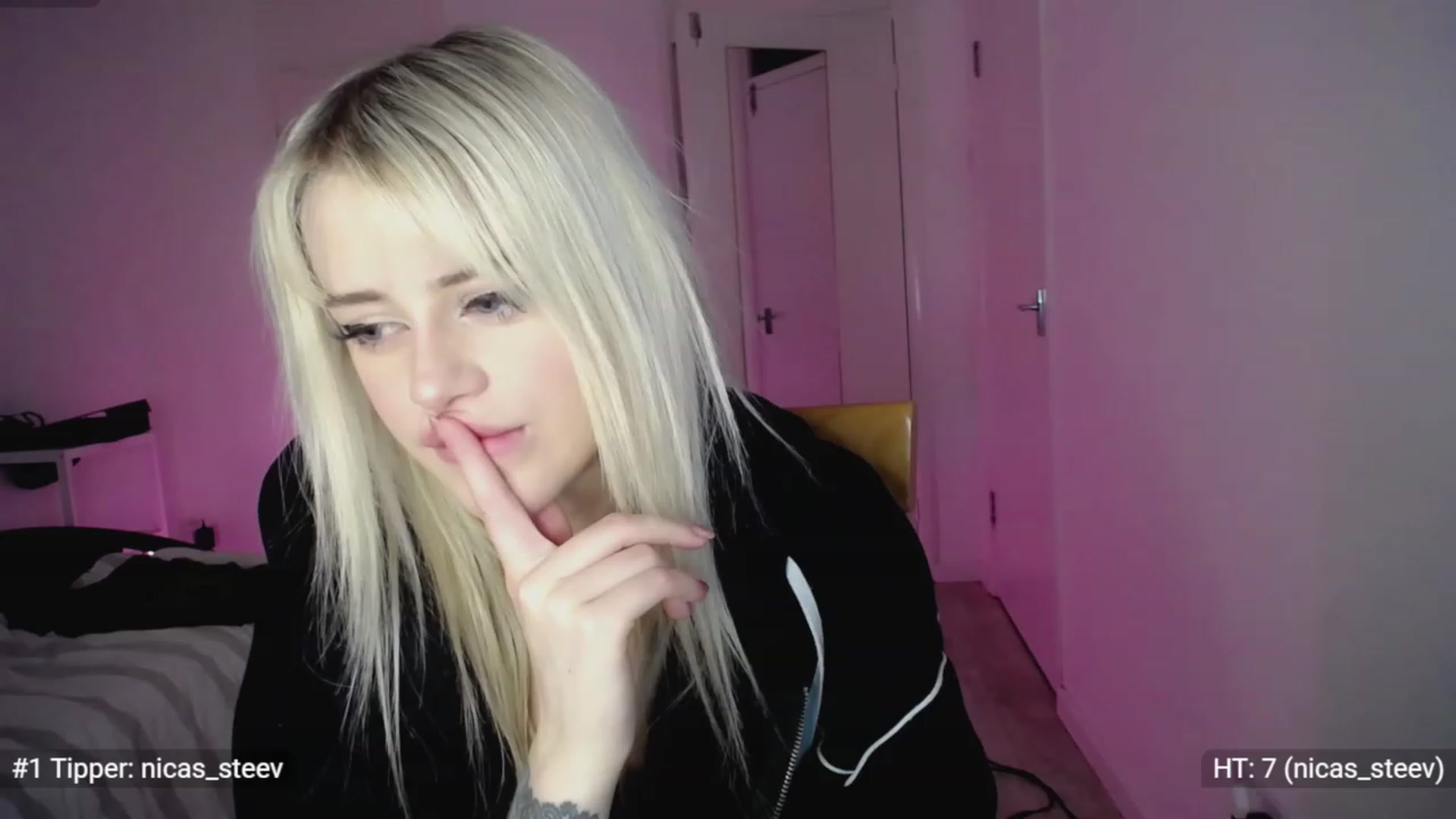 Gallery image thumbnail from Elsie_Marina's myfreecams stream on, 03/07/2023, 04:24 image 16 of 20