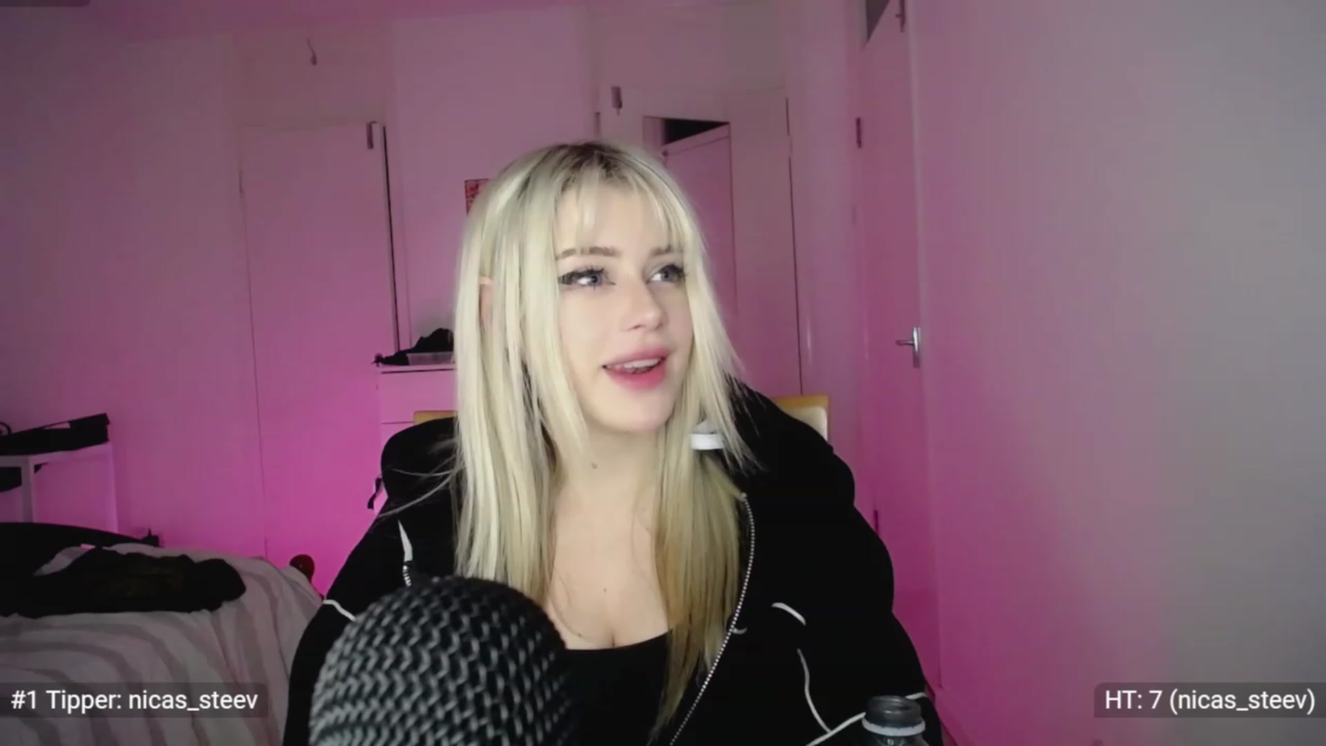 Gallery image thumbnail from Elsie_Marina's myfreecams stream on, 03/07/2023, 04:24 image 6 of 20