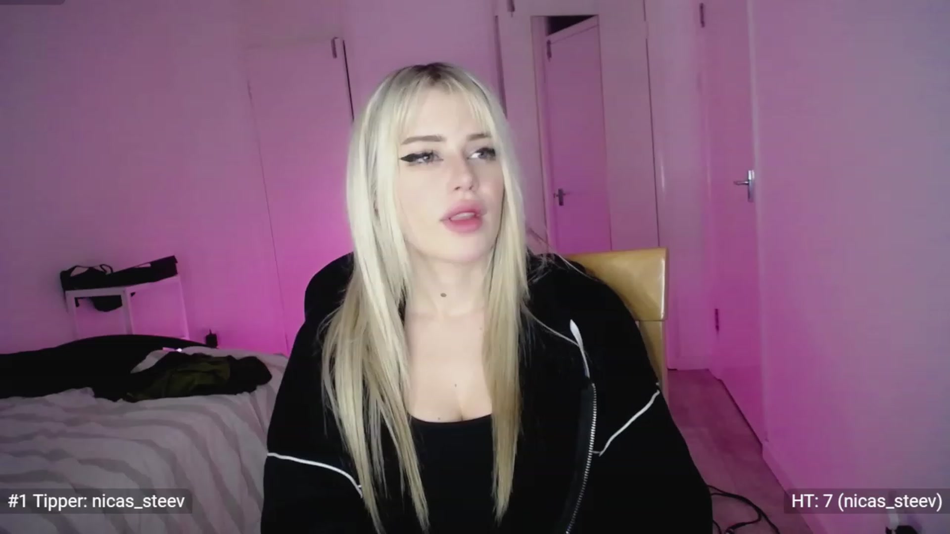 Gallery image thumbnail from Elsie_Marina's myfreecams stream on, 03/07/2023, 04:24 image 17 of 20