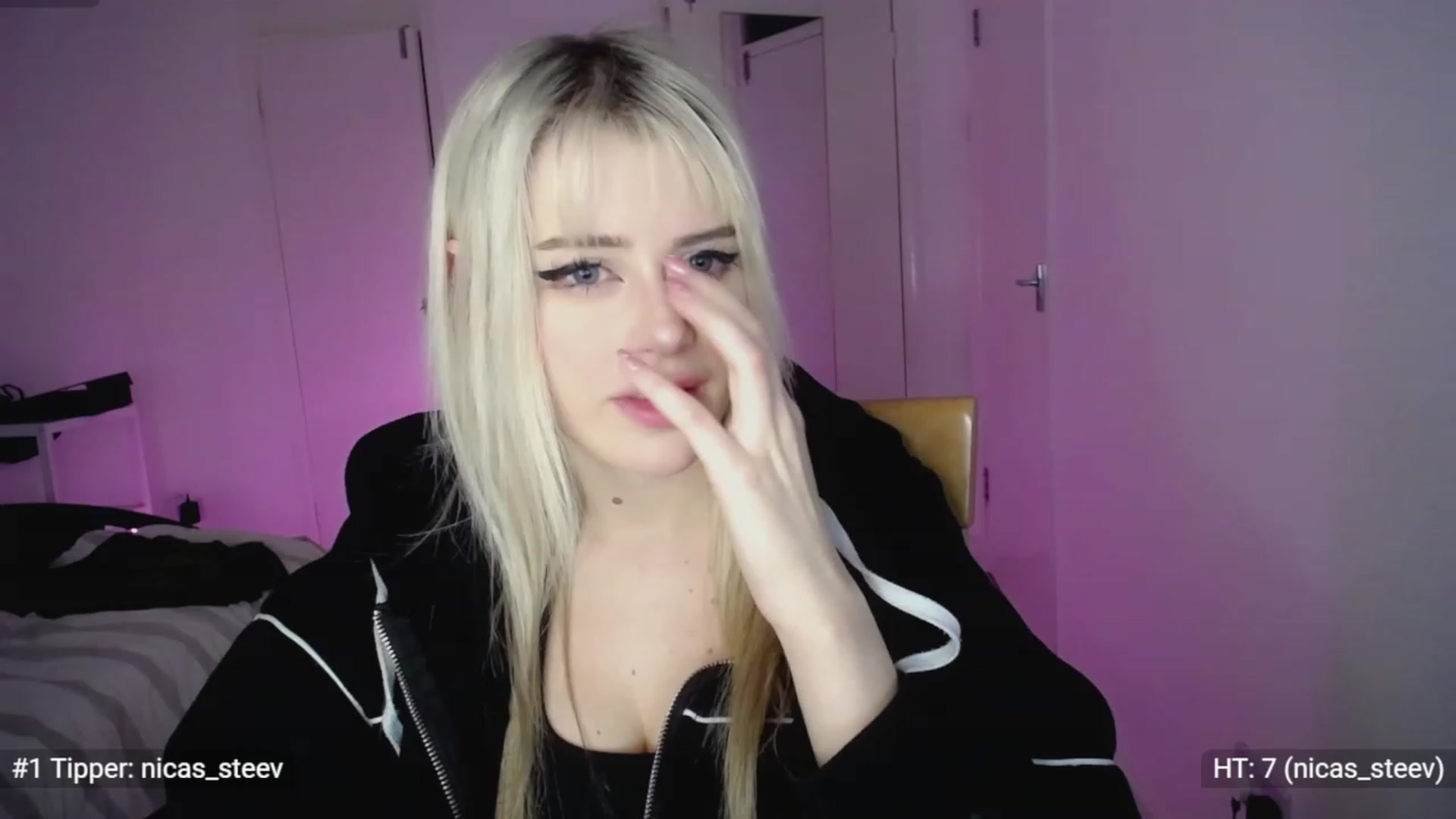 Gallery image thumbnail from Elsie_Marina's myfreecams stream on, 03/07/2023, 04:24 image 8 of 20