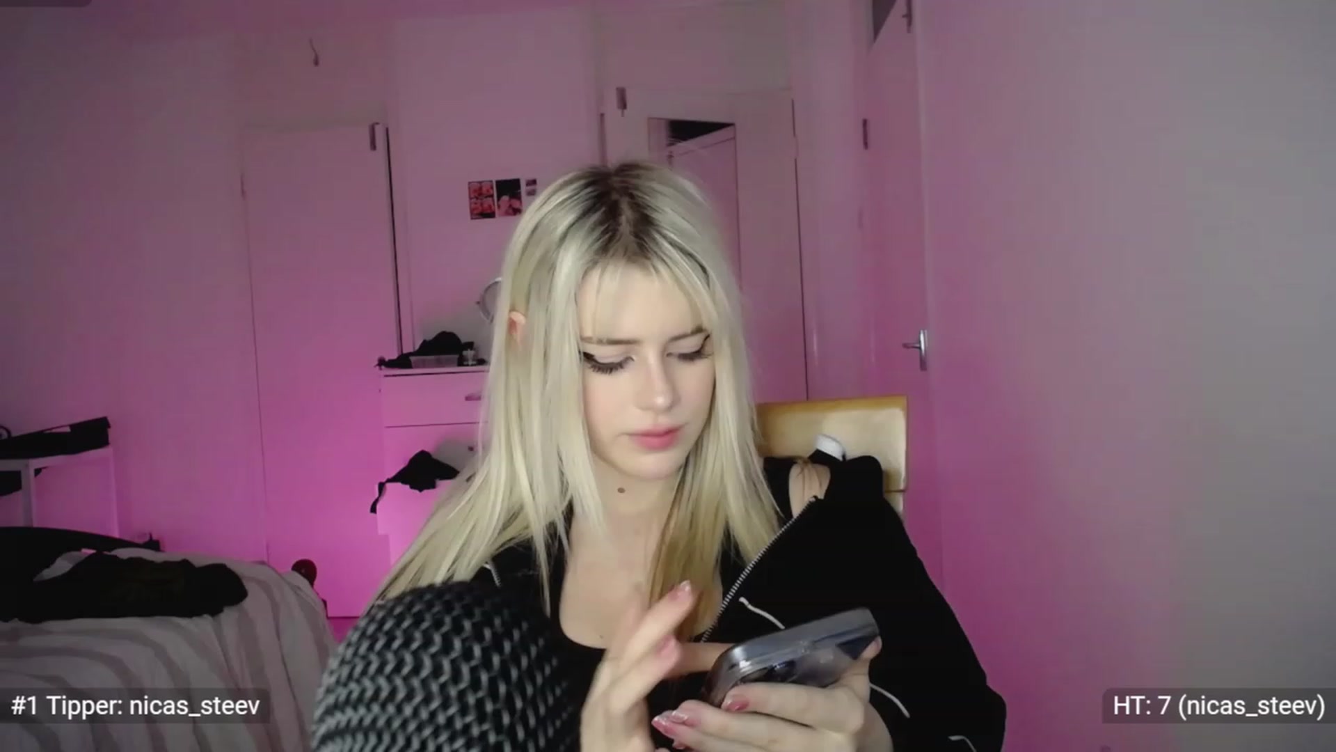 Gallery image thumbnail from Elsie_Marina's myfreecams stream on, 03/07/2023, 04:24 image 5 of 20