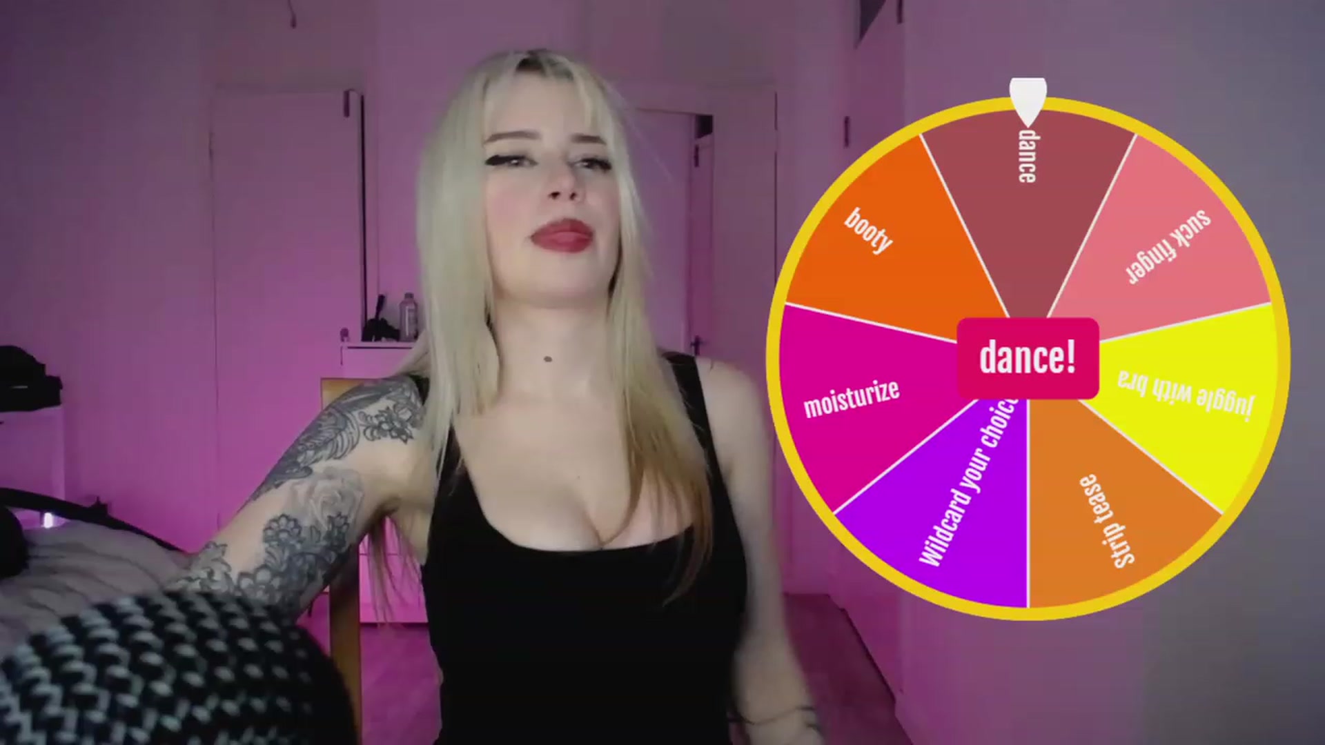 Gallery image thumbnail from Elsie_Marina's myfreecams stream on, 03/10/2023, 24:51 image 16 of 20