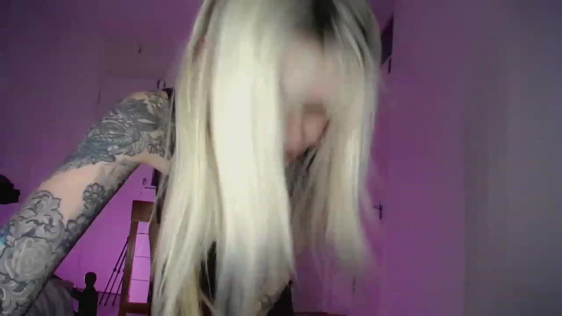 Gallery image thumbnail from Elsie_Marina's myfreecams stream on, 03/10/2023, 24:51 image 12 of 20