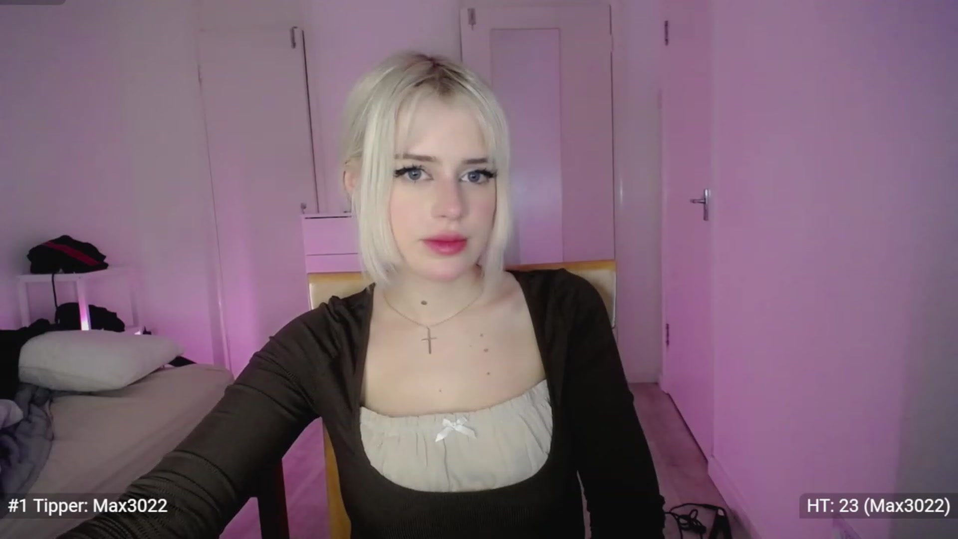 Gallery image thumbnail from Elsie_Marina's myfreecams stream on, 03/27/2023, 01:45 image 7 of 20
