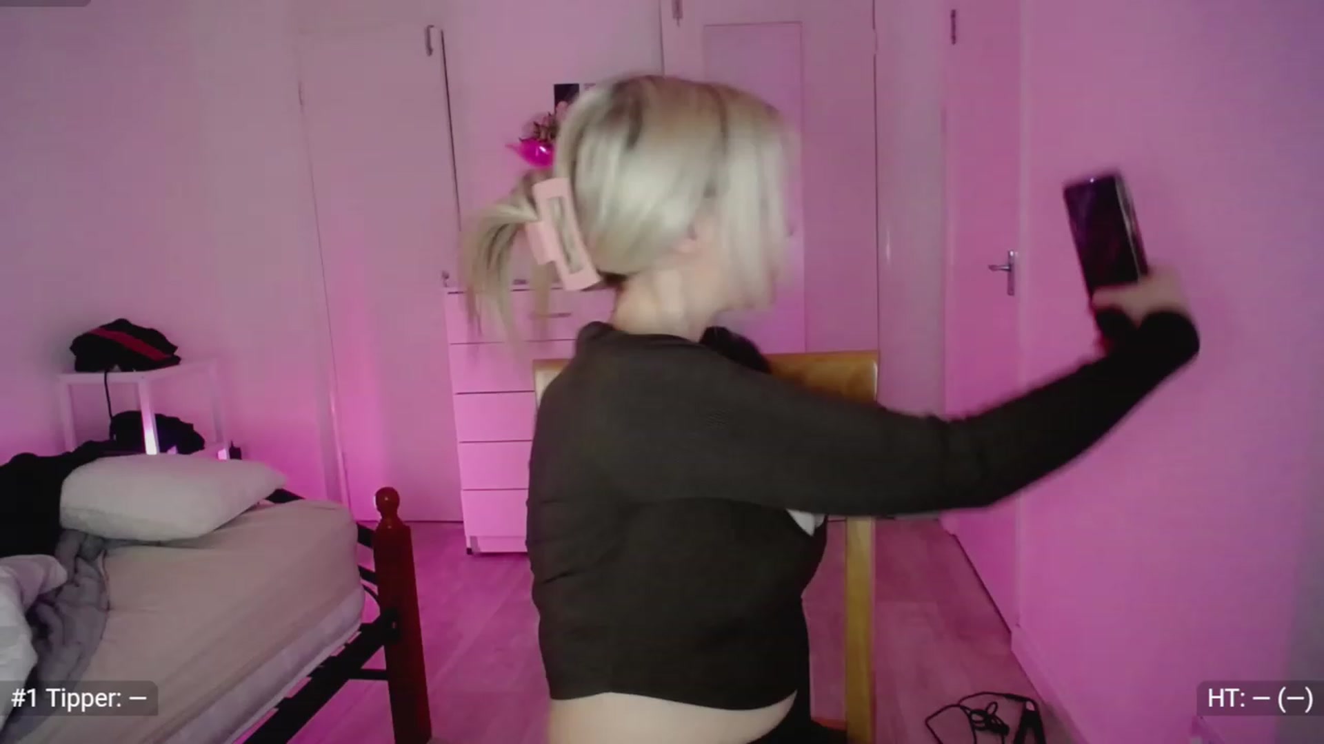 Gallery image thumbnail from Elsie_Marina's myfreecams stream on, 03/27/2023, 01:45 image 1 of 20