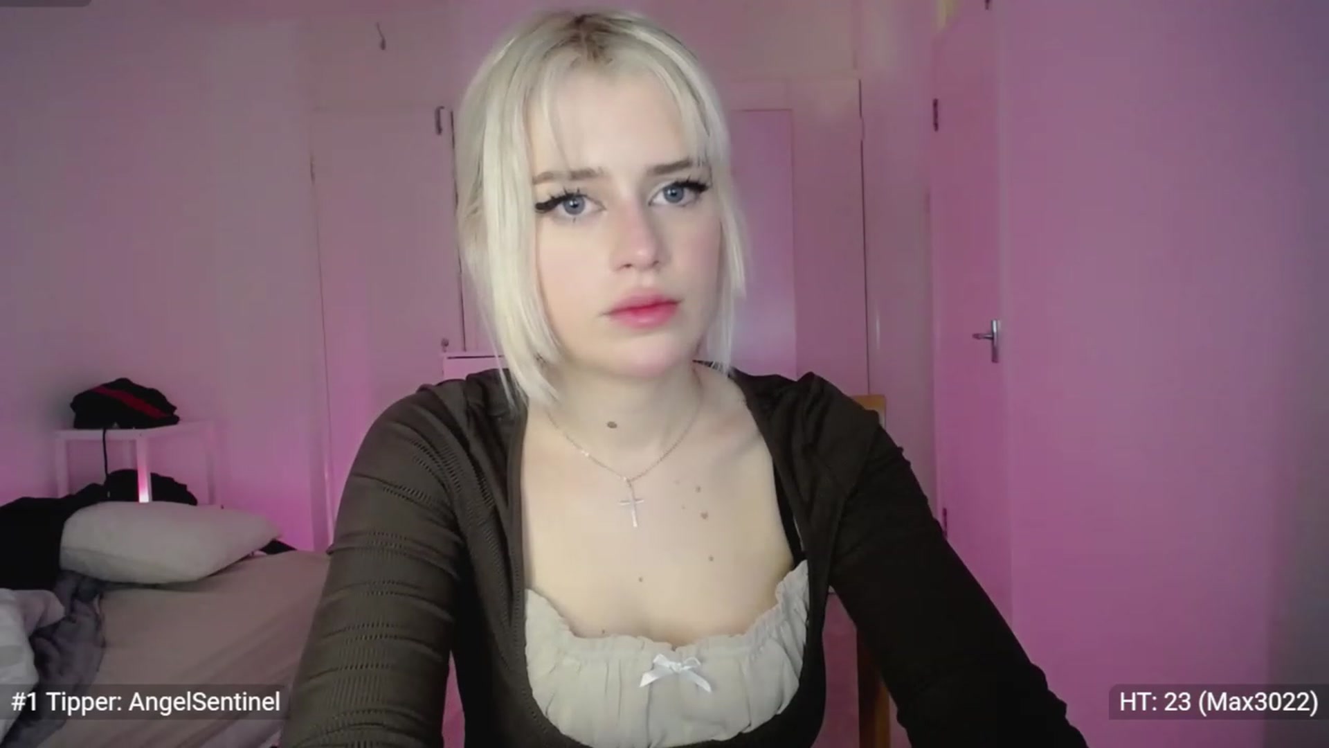 Gallery image thumbnail from Elsie_Marina's myfreecams stream on, 03/27/2023, 01:45 image 15 of 20