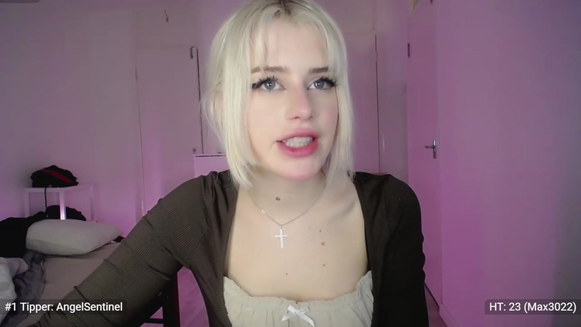 Gallery image thumbnail from Elsie_Marina's myfreecams stream on, 03/27/2023, 01:45 image 10 of 20