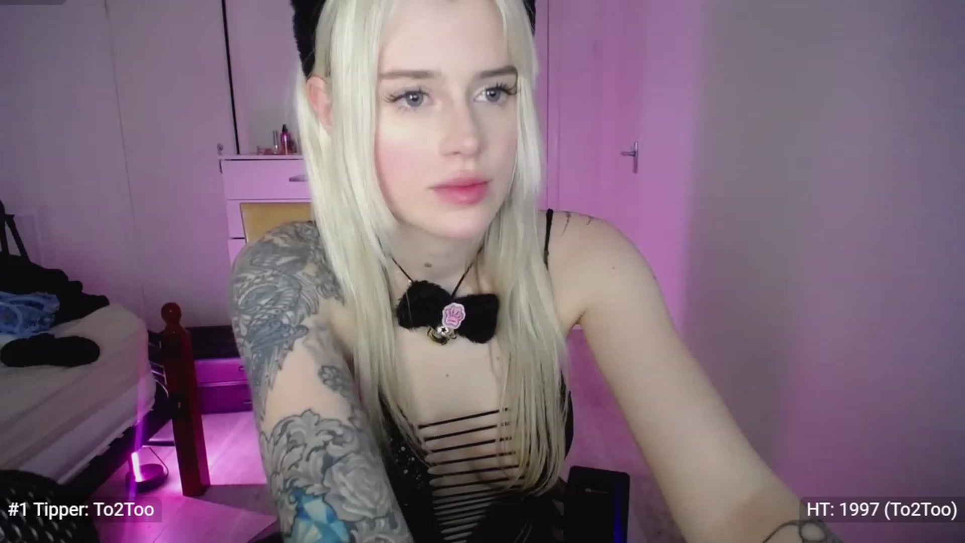Gallery image thumbnail from Elsie_Marina's myfreecams stream on, 04/01/2023, 02:22 image 18 of 20