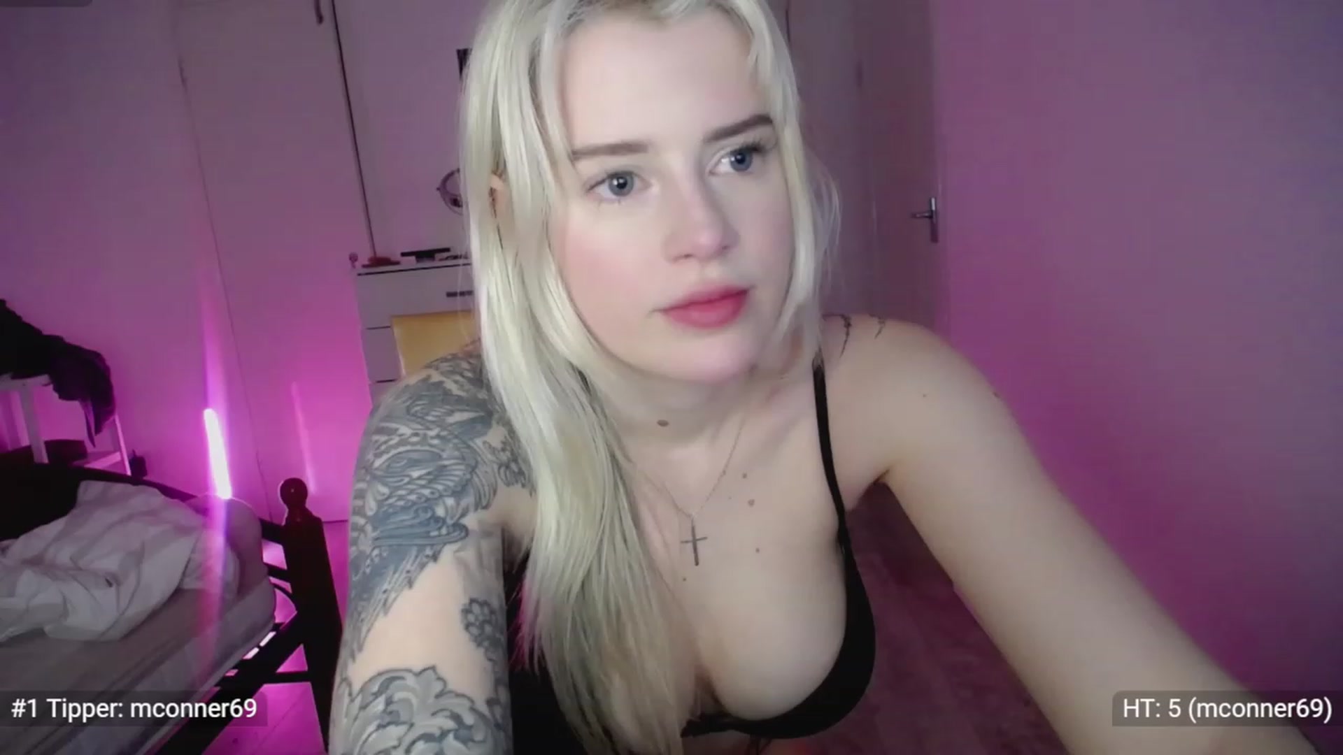 Gallery image thumbnail from Elsie_Marina's myfreecams stream on, 04/06/2023, 24:01 image 4 of 20