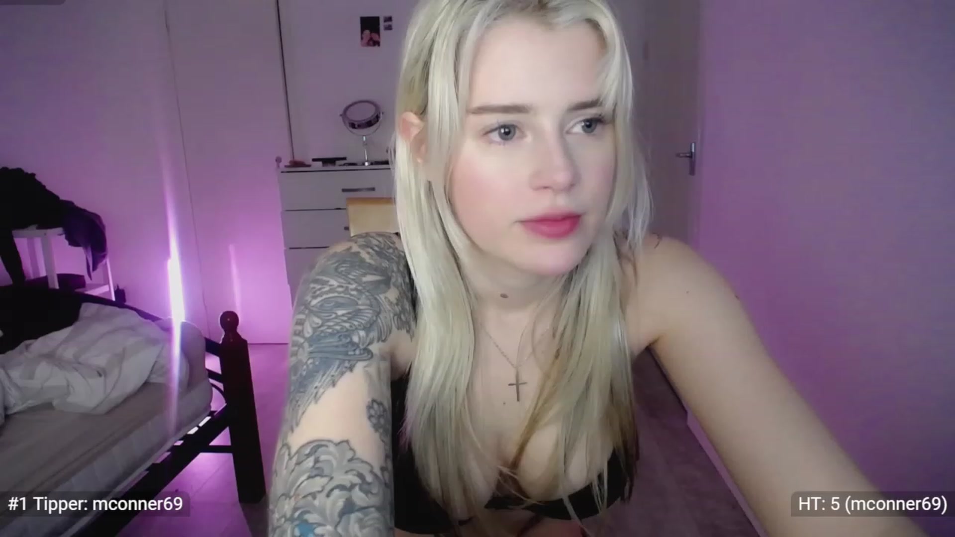Gallery image thumbnail from Elsie_Marina's myfreecams stream on, 04/06/2023, 24:01 image 19 of 20