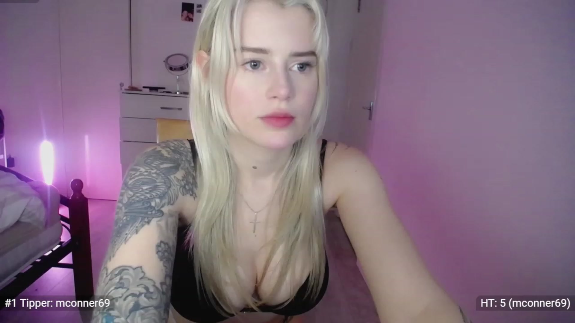 Gallery image thumbnail from Elsie_Marina's myfreecams stream on, 04/06/2023, 24:39 image 6 of 20