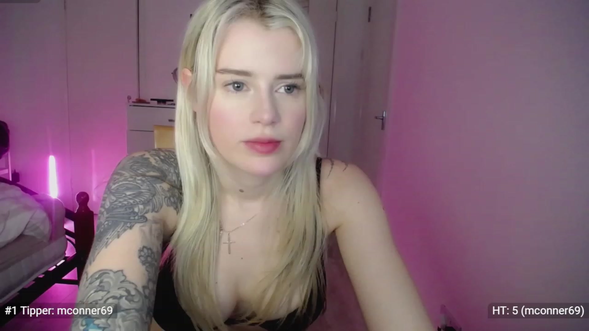 Gallery image thumbnail from Elsie_Marina's myfreecams stream on, 04/06/2023, 24:39 image 17 of 20