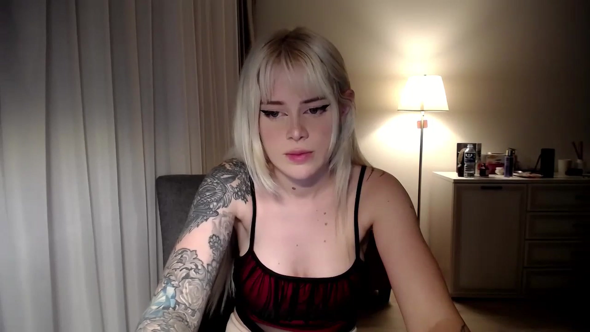 Gallery image thumbnail from Elsie_Marina's myfreecams stream on, 07/03/2023, 21:13 image 10 of 20