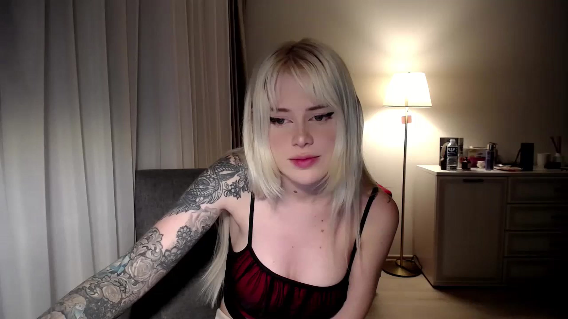 Gallery image thumbnail from Elsie_Marina's myfreecams stream on, 07/03/2023, 21:13 image 14 of 20