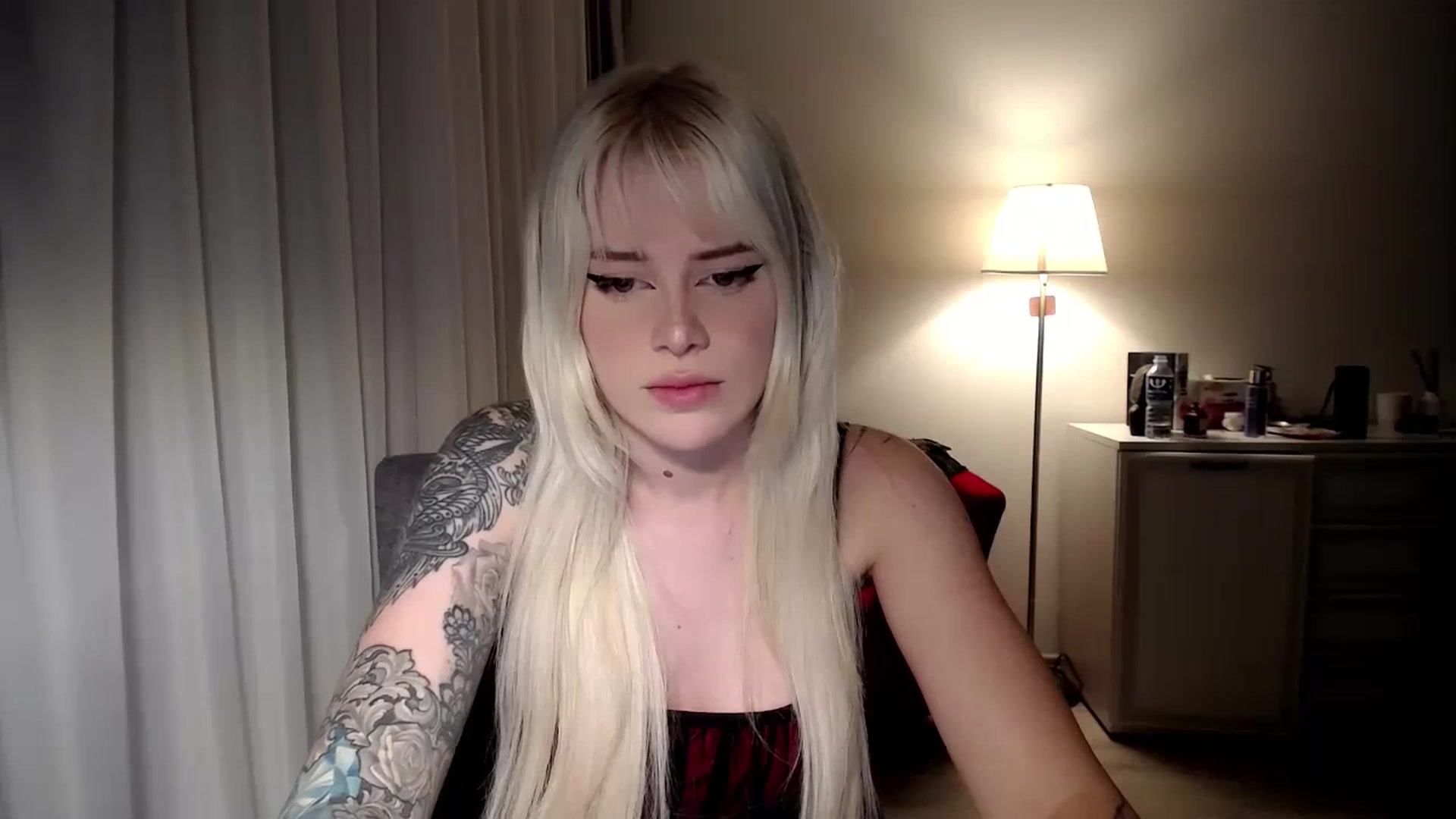 Gallery image thumbnail from Elsie_Marina's myfreecams stream on, 07/03/2023, 21:13 image 6 of 20