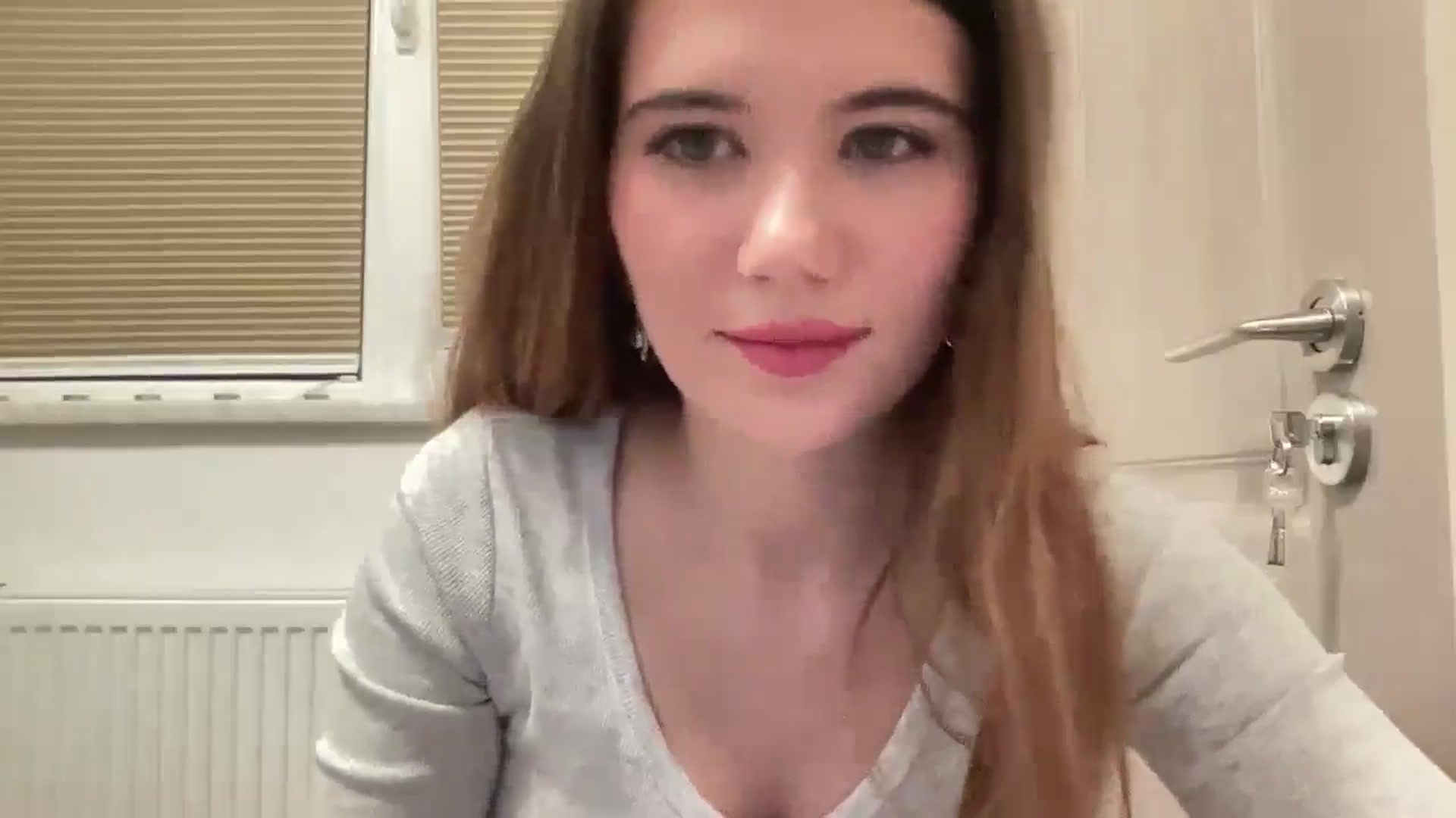 Gallery image thumbnail from Elvira's myfreecams stream on, 01/27/2026, 24:31 image 3 of 20