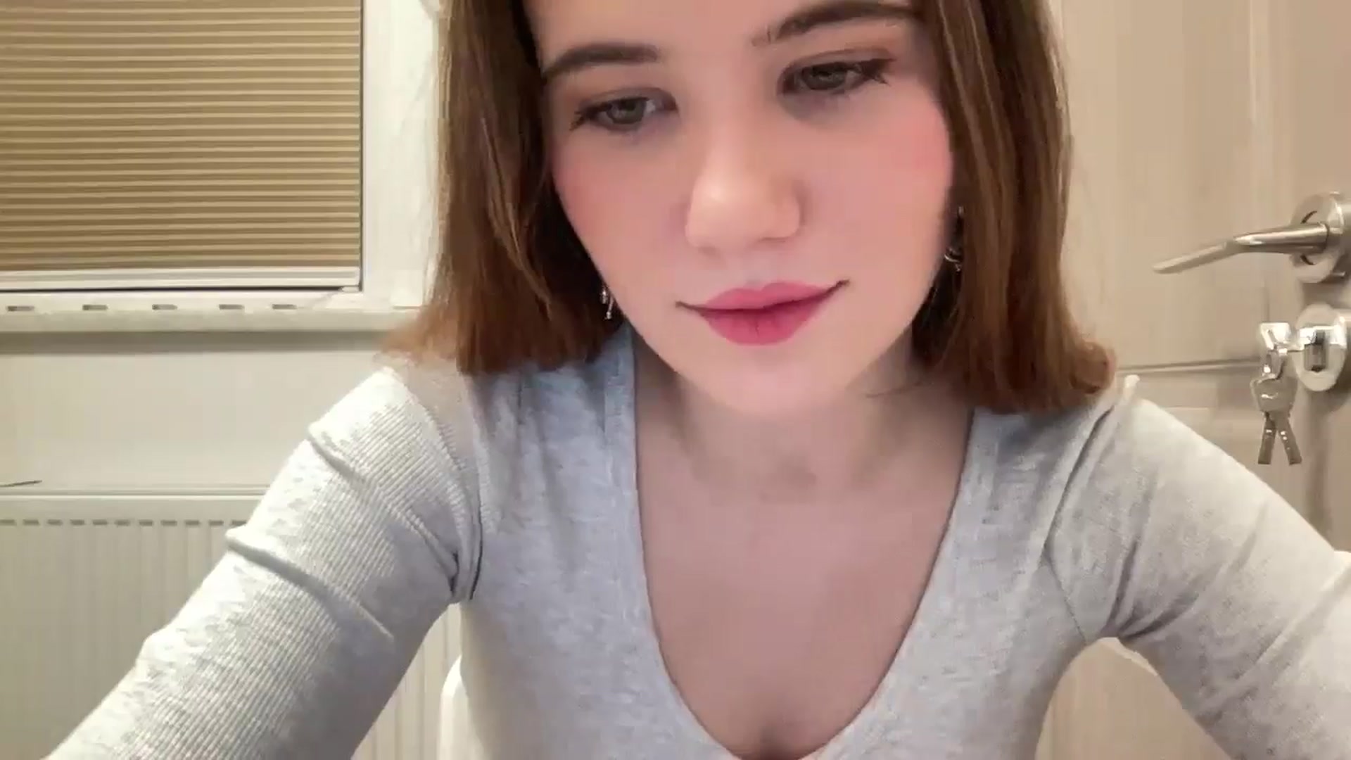 Gallery image thumbnail from Elvira's myfreecams stream on, 02/04/2026, 24:04 image 16 of 20