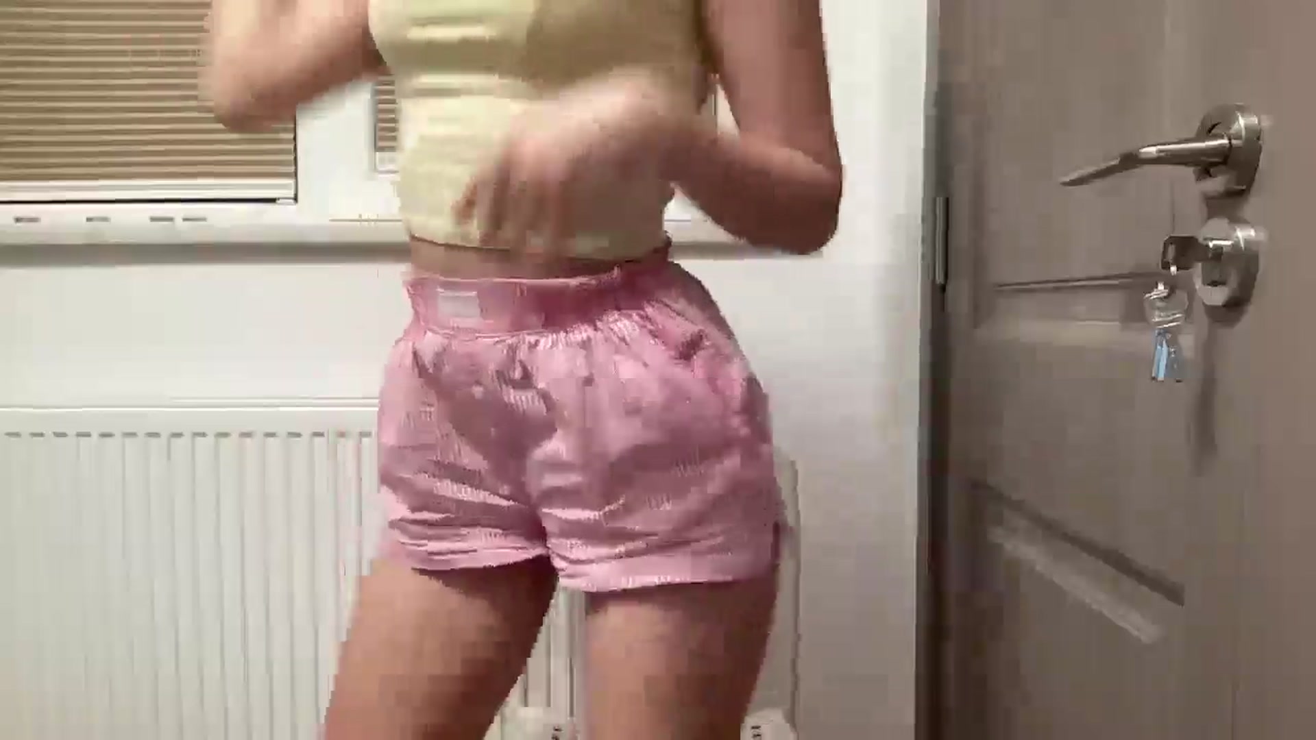 Gallery image thumbnail from Elvira's myfreecams stream on, 02/07/2026, 18:54 image 9 of 20