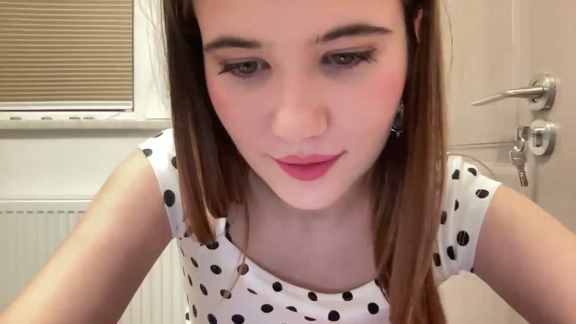 Gallery image thumbnail from Elvira's myfreecams stream on, 02/11/2026, 24:02 image 16 of 20