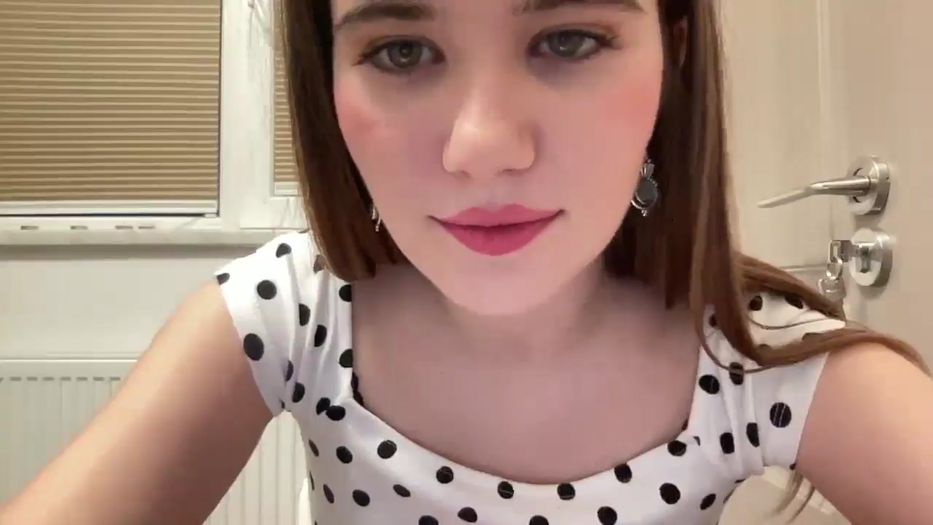 Gallery image thumbnail from Elvira's myfreecams stream on, 02/11/2026, 24:02 image 6 of 20