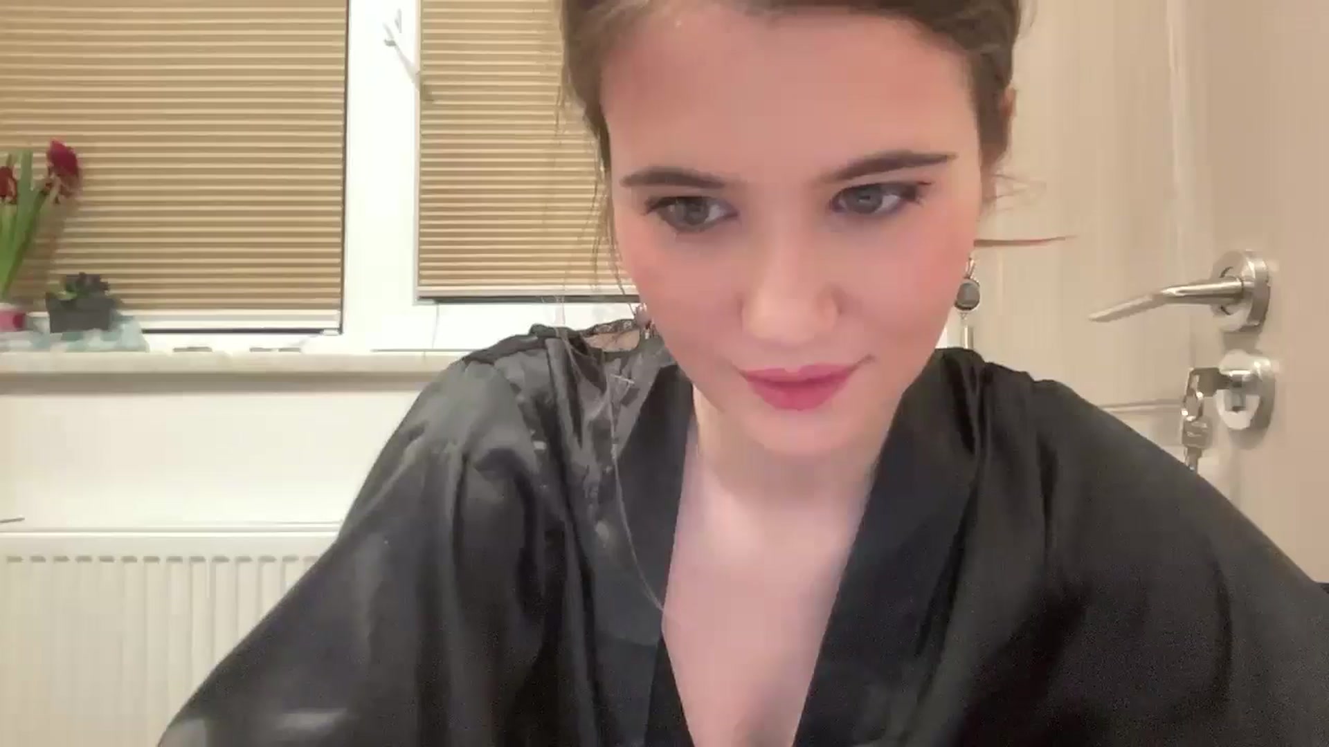 Gallery image thumbnail from Elvira's myfreecams stream on, 02/21/2026, 19:17 image 8 of 20