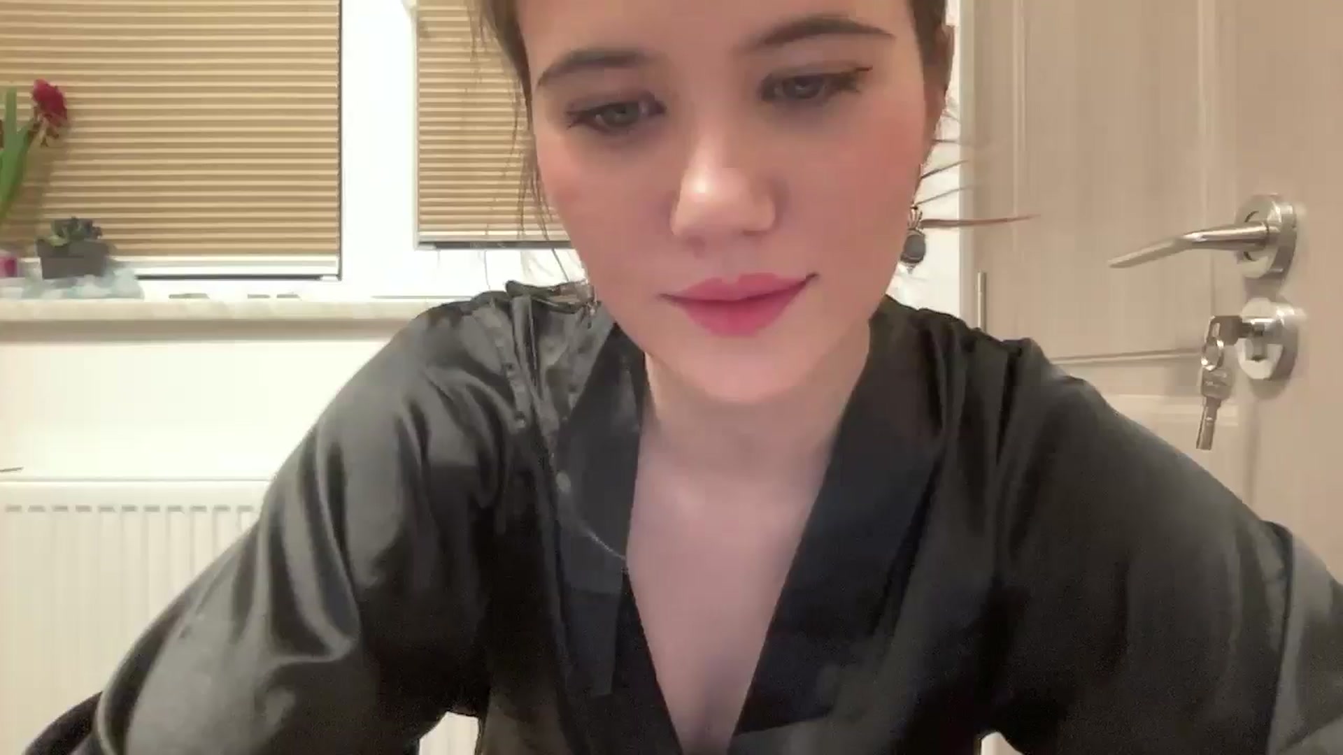 Gallery image thumbnail from Elvira's myfreecams stream on, 02/21/2026, 19:17 image 15 of 20