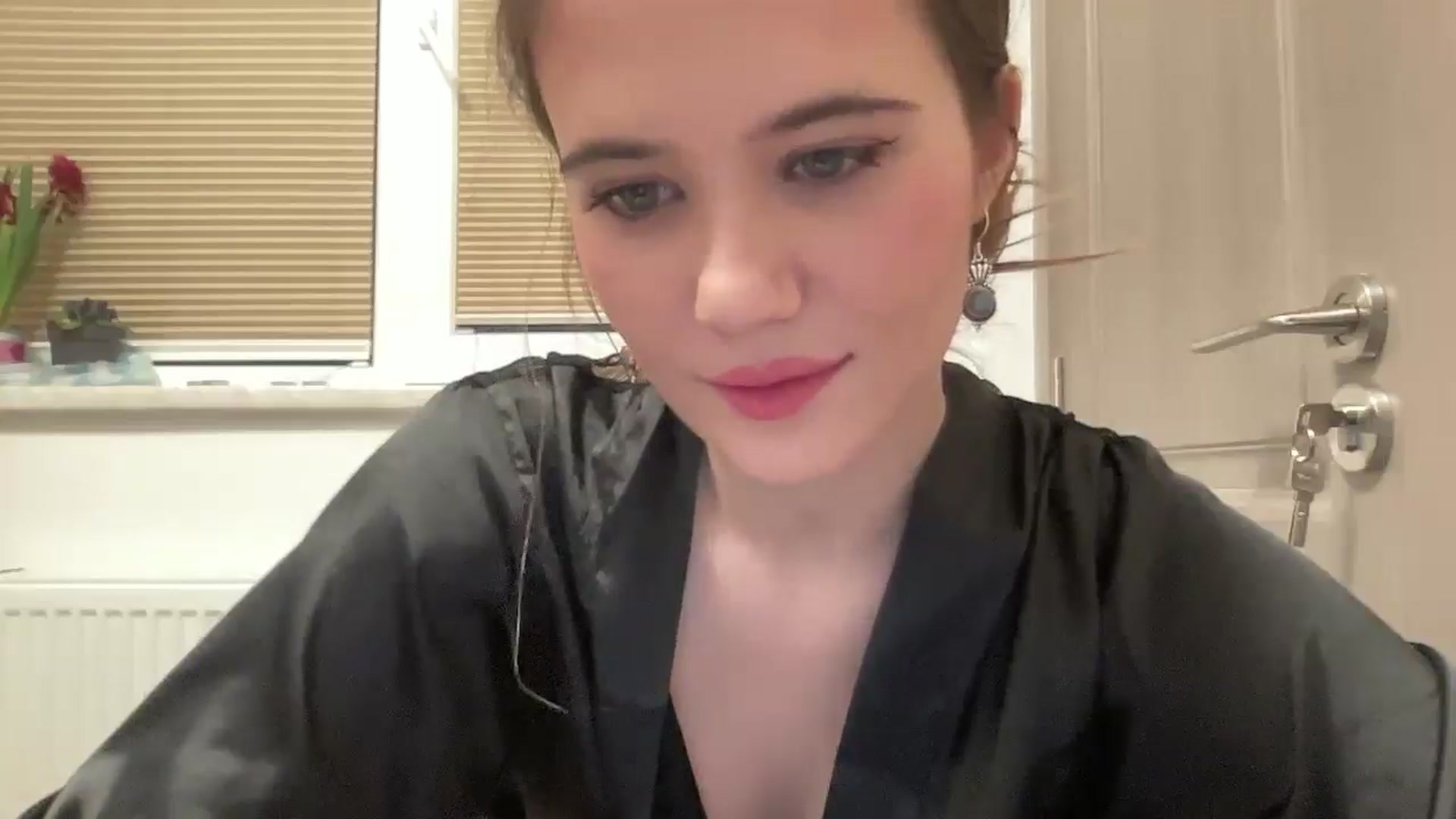 Gallery image thumbnail from Elvira's myfreecams stream on, 02/21/2026, 19:17 image 4 of 20