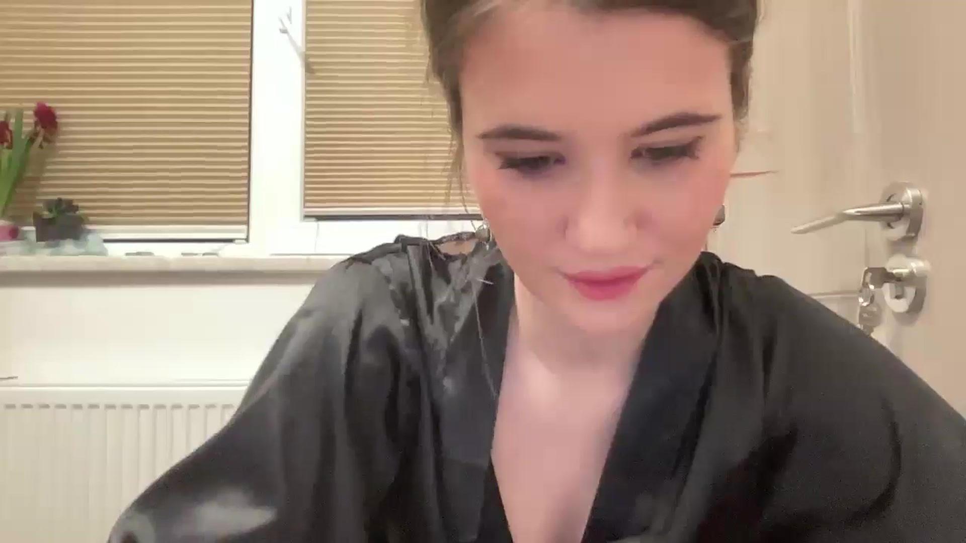 Gallery image thumbnail from Elvira's myfreecams stream on, 02/21/2026, 19:17 image 10 of 20