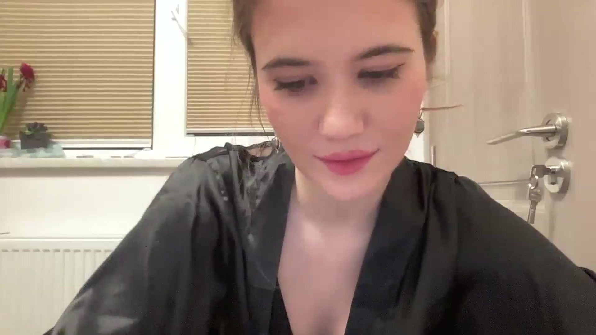 Gallery image thumbnail from Elvira's myfreecams stream on, 02/21/2026, 19:17 image 3 of 20