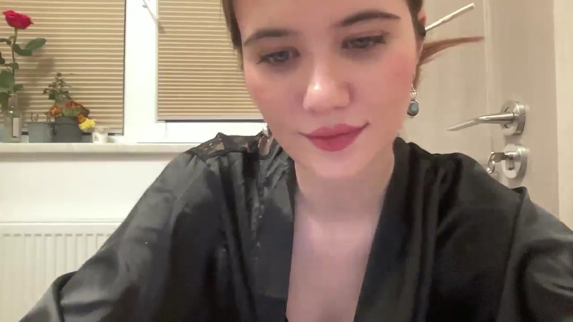 Gallery image thumbnail from Elvira's myfreecams stream on, 03/03/2026, 24:53 image 4 of 20