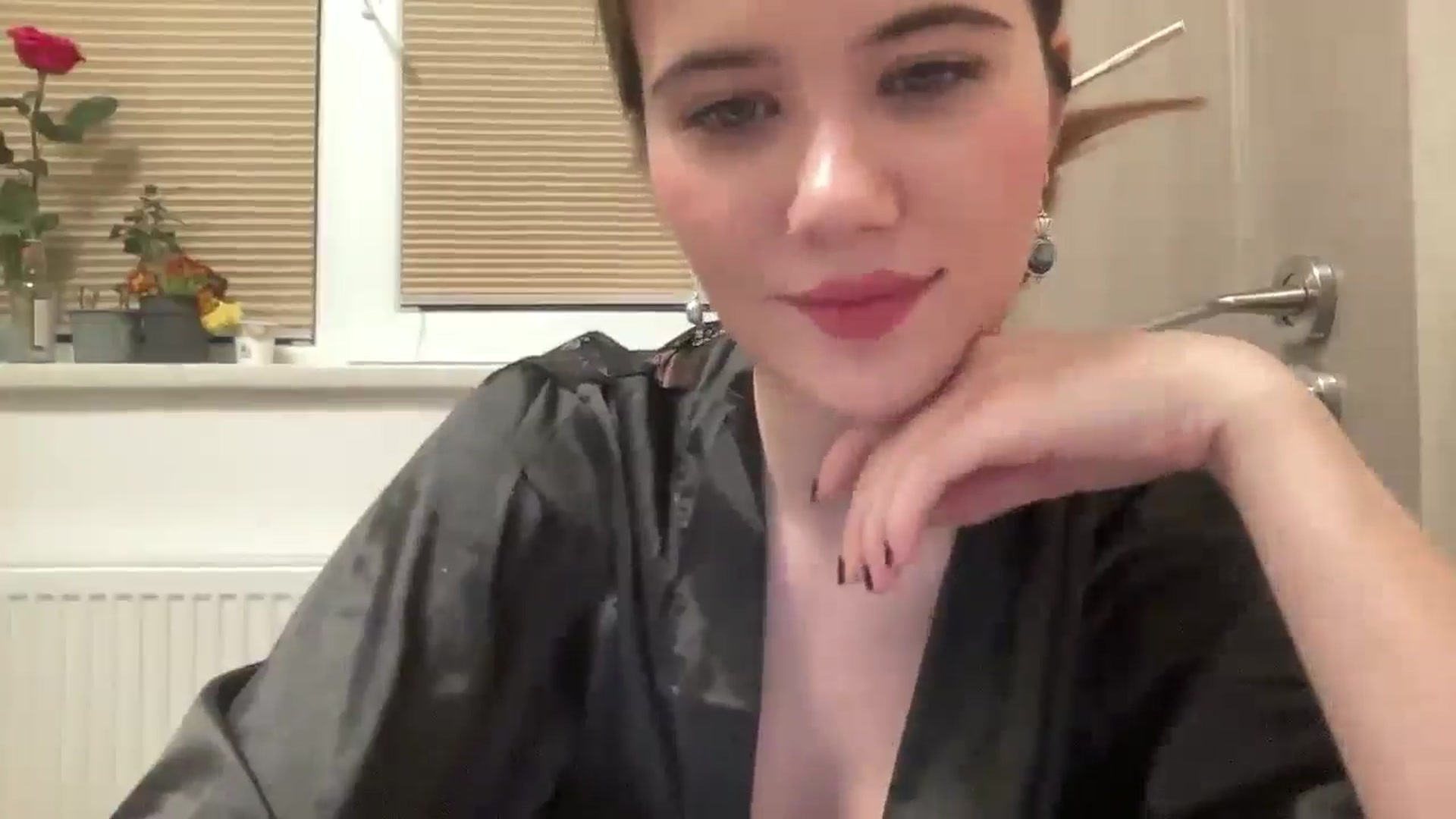 Gallery image thumbnail from Elvira's myfreecams stream on, 03/03/2026, 24:53 image 3 of 20