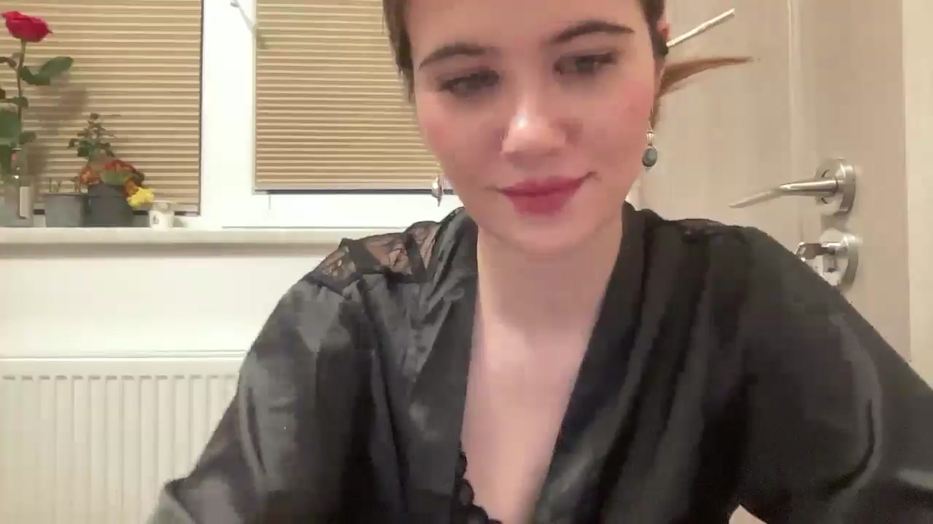 Gallery image thumbnail from Elvira's myfreecams stream on, 03/03/2026, 24:53 image 7 of 20