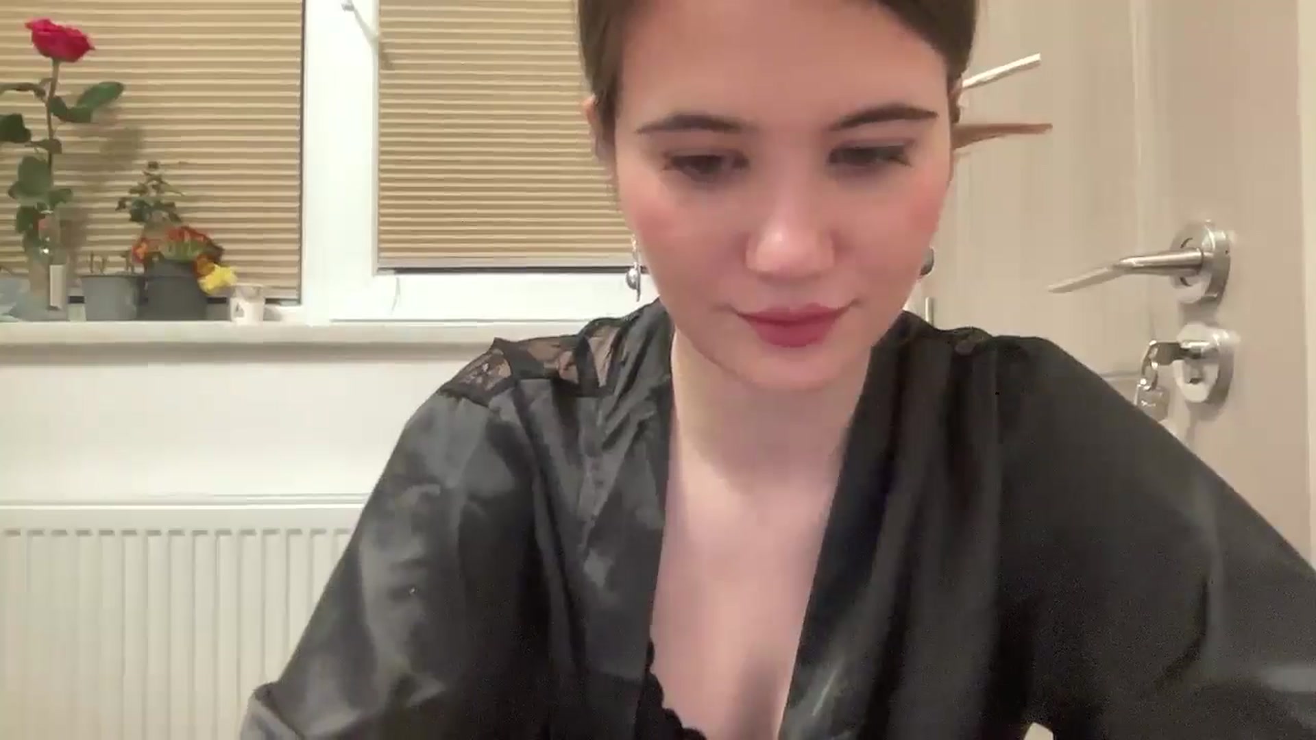 Gallery image thumbnail from Elvira's myfreecams stream on, 03/03/2026, 24:53 image 16 of 20