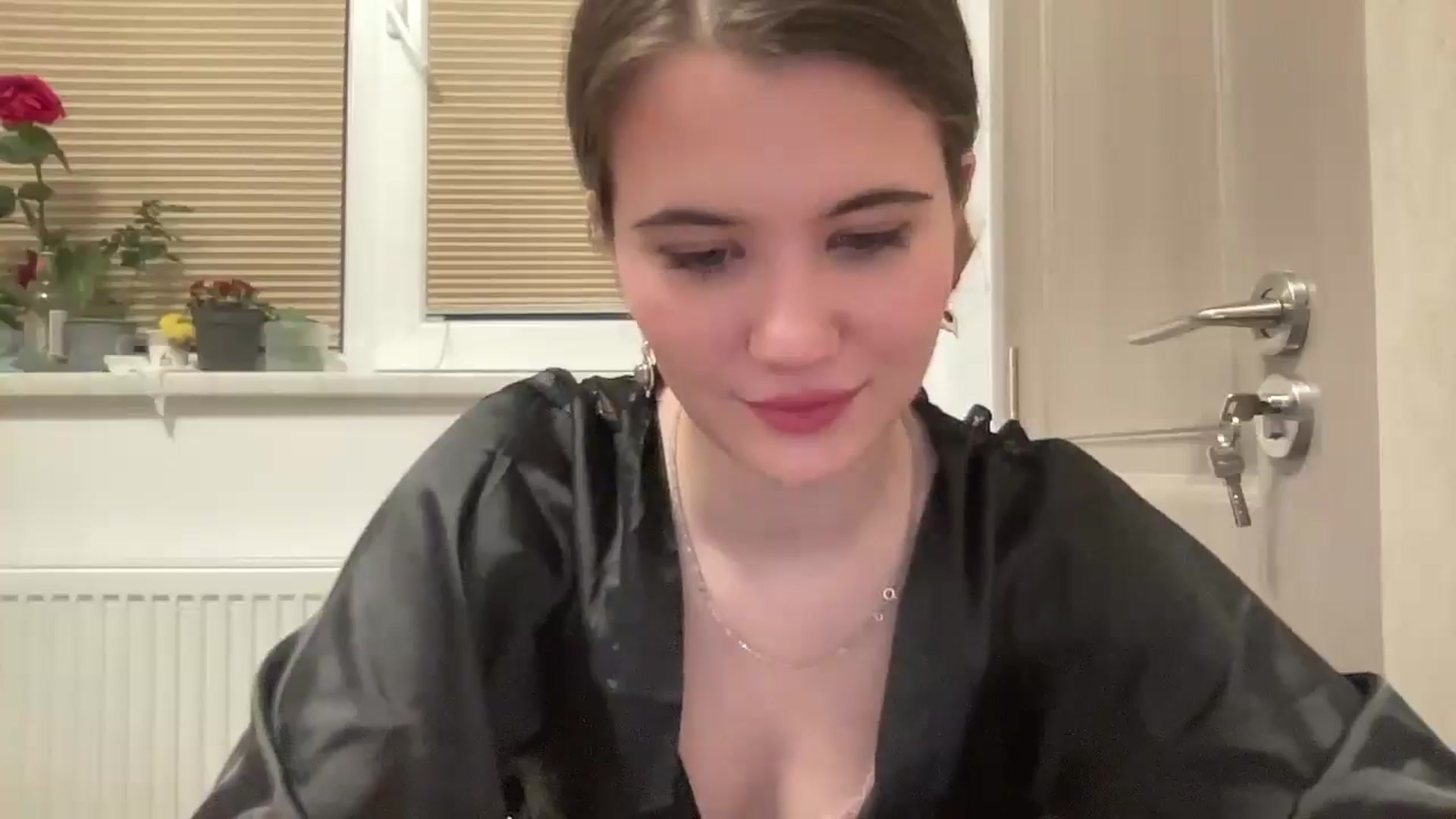 Gallery image thumbnail from Elvira's myfreecams stream on, 03/08/2026, 24:33 image 3 of 20