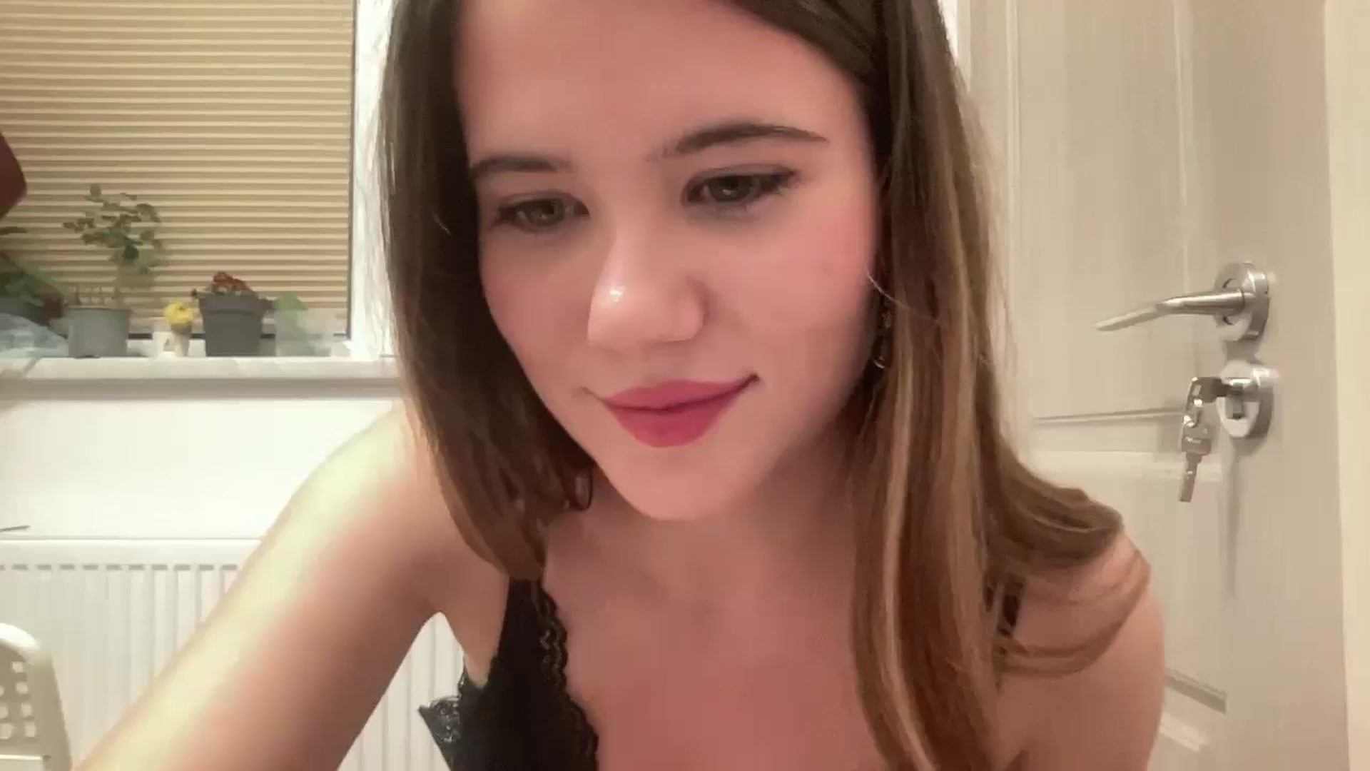 Gallery image thumbnail from Elvira's myfreecams stream on, 03/11/2026, 02:54 image 18 of 20