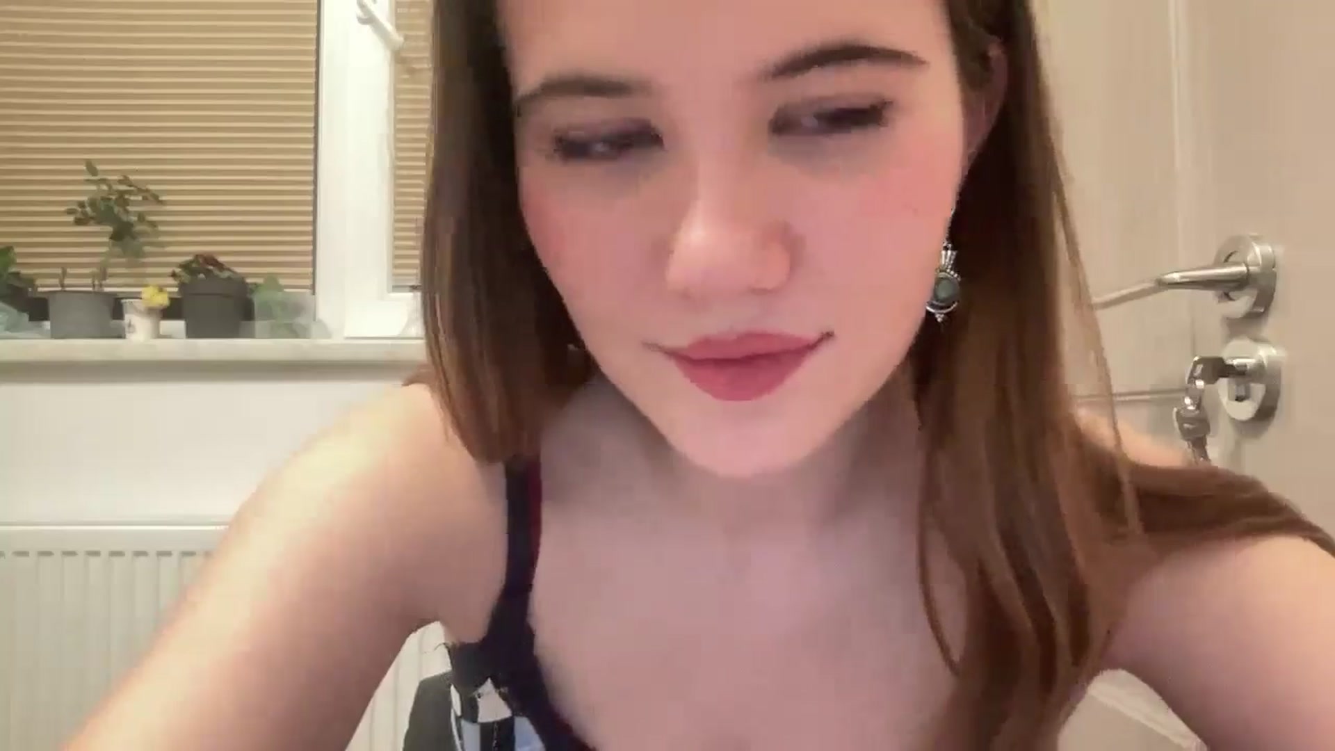 Gallery image thumbnail from Elvira's myfreecams stream on, 03/14/2026, 01:06 image 14 of 20