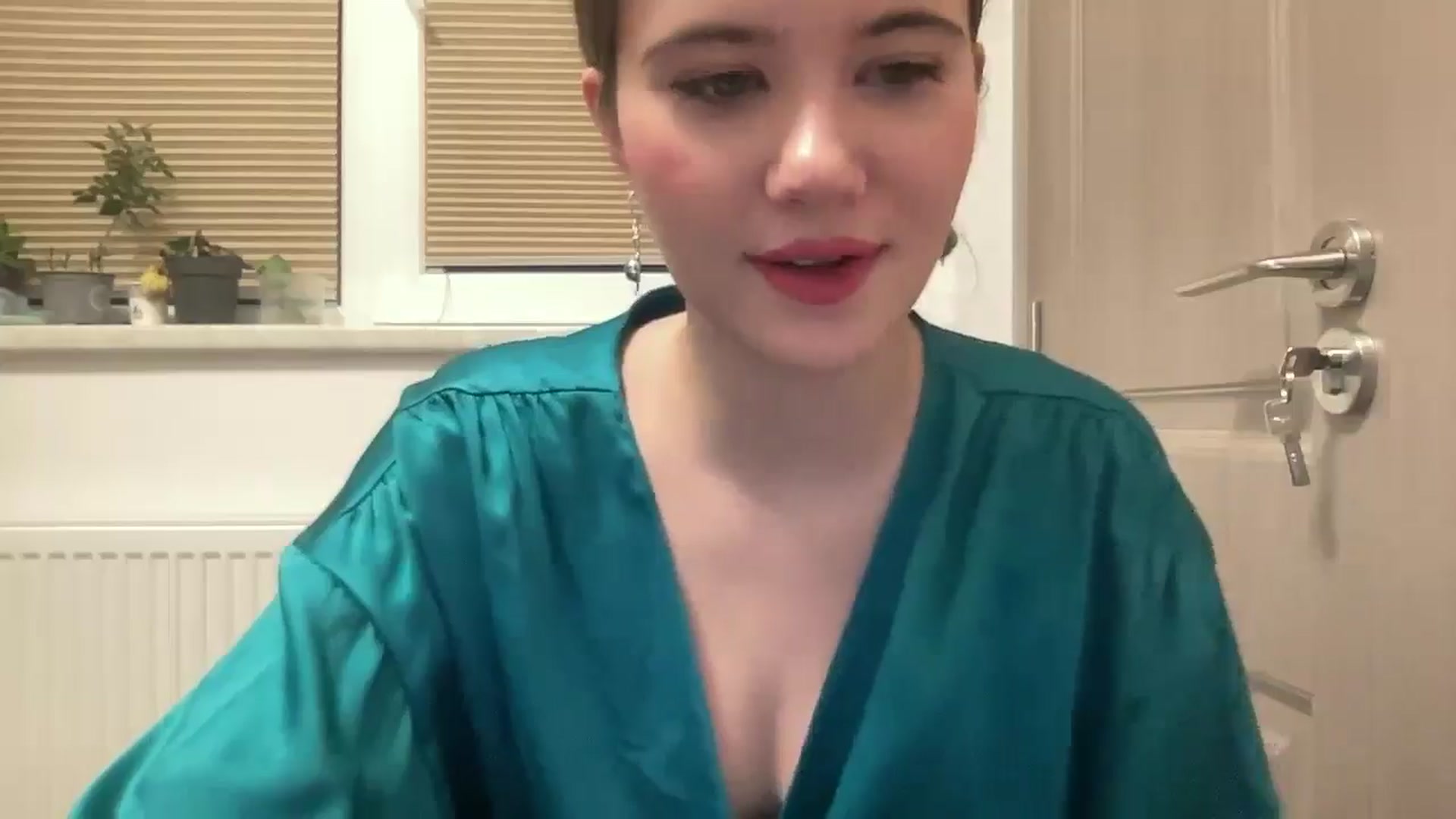 Gallery image thumbnail from Elvira's myfreecams stream on, 03/18/2026, 24:31 image 17 of 20