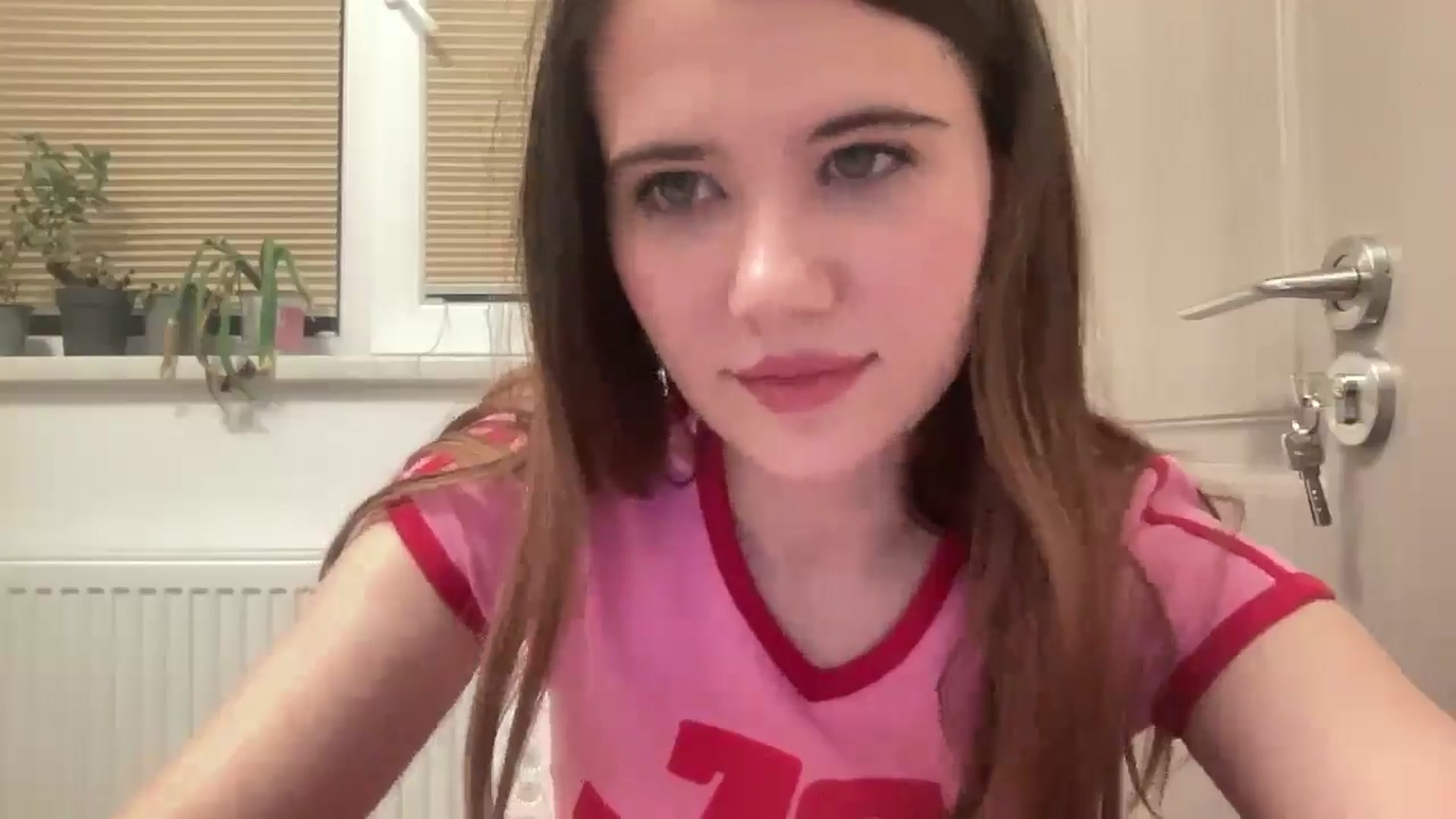Gallery image thumbnail from Elvira's myfreecams stream on, 04/21/2026, 01:17 image 13 of 20