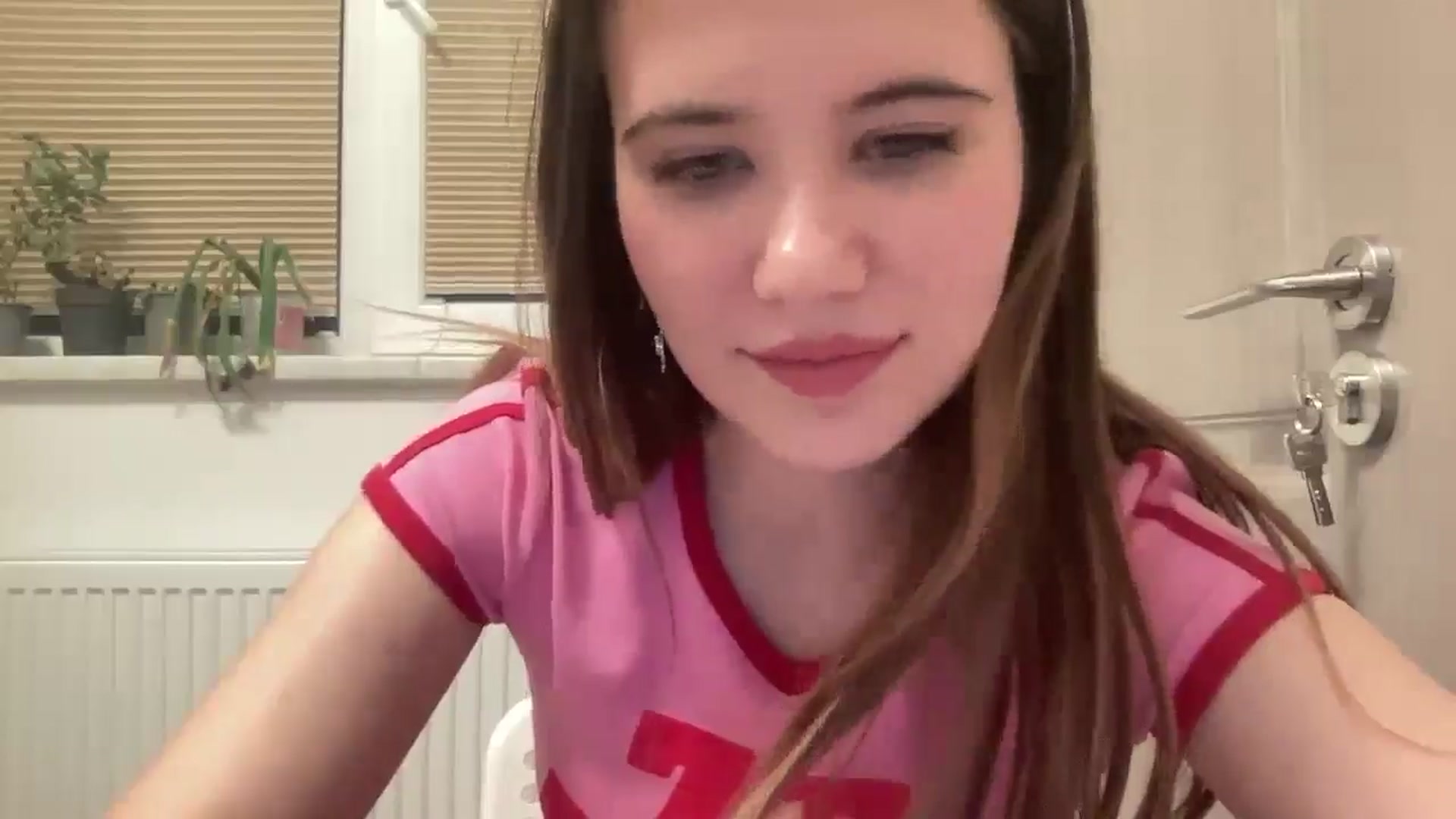 Gallery image thumbnail from Elvira's myfreecams stream on, 04/21/2026, 01:17 image 5 of 20