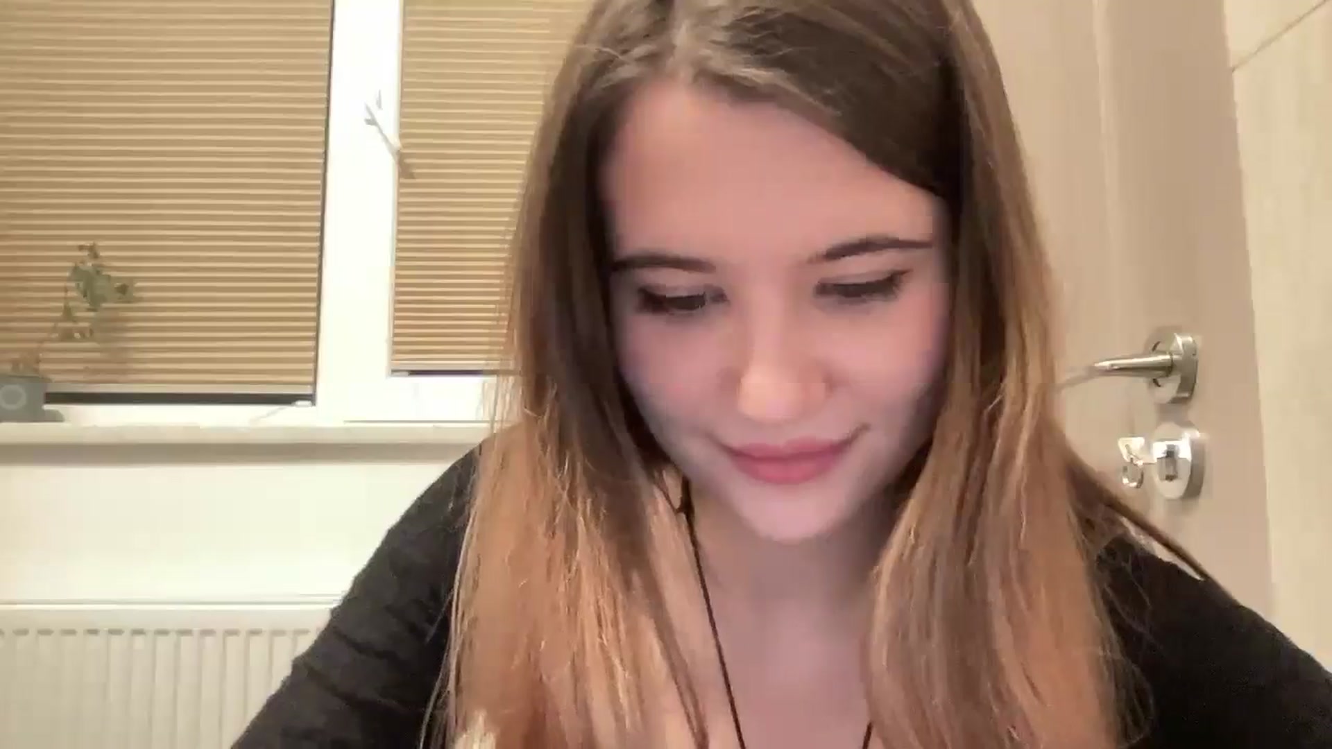 Gallery image thumbnail from Elvira's myfreecams stream on, 04/30/2026, 20:32 image 19 of 20