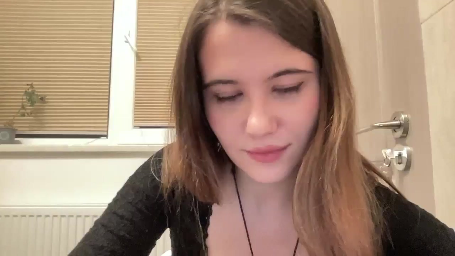 Gallery image thumbnail from Elvira's myfreecams stream on, 04/30/2026, 20:32 image 10 of 20