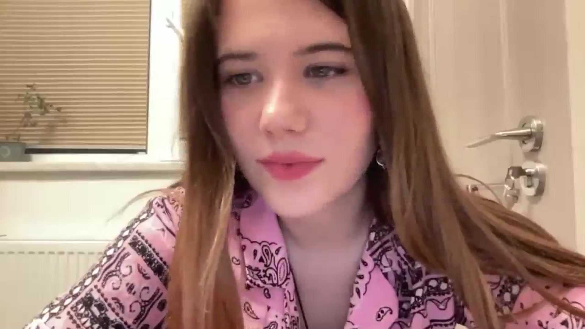 Gallery image thumbnail from Elvira's myfreecams stream on, 05/05/2026, 17:54 image 15 of 20
