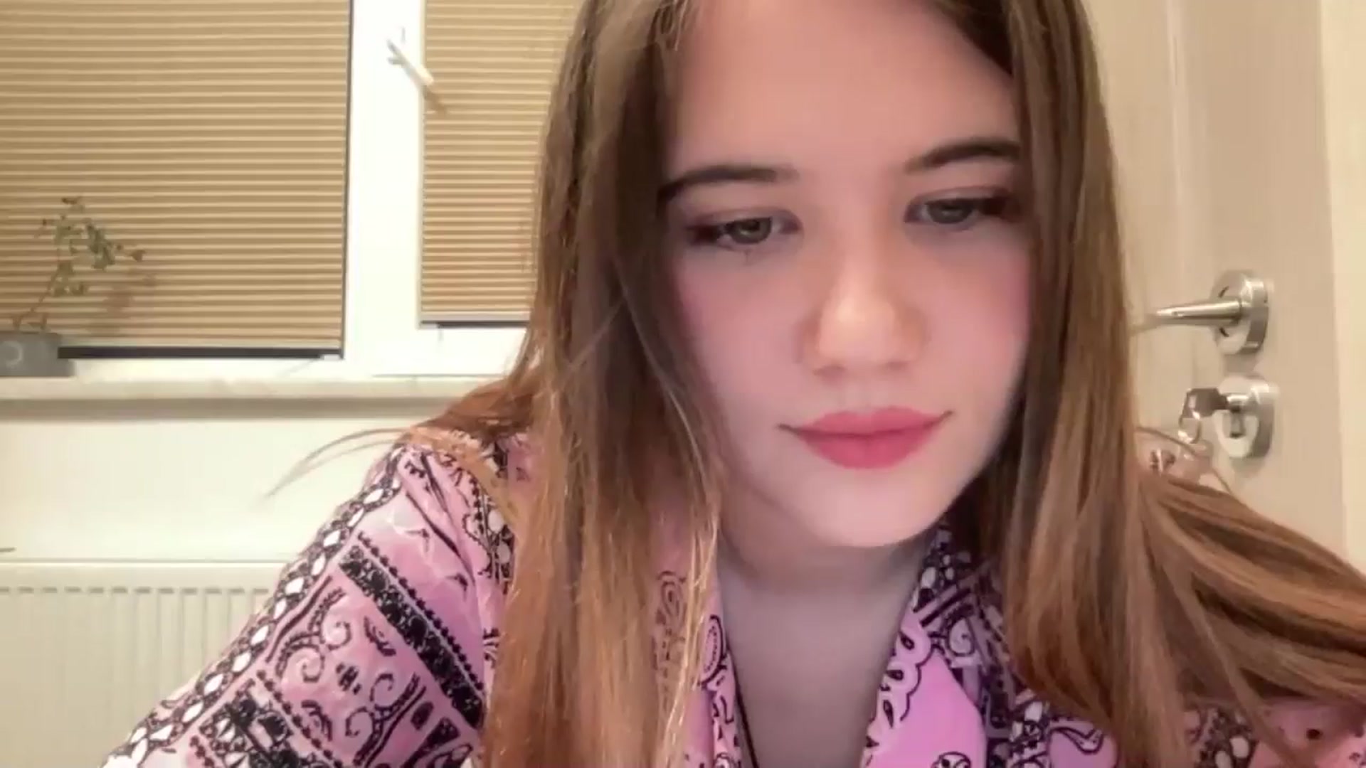 Gallery image thumbnail from Elvira's myfreecams stream on, 05/05/2026, 17:54 image 16 of 20