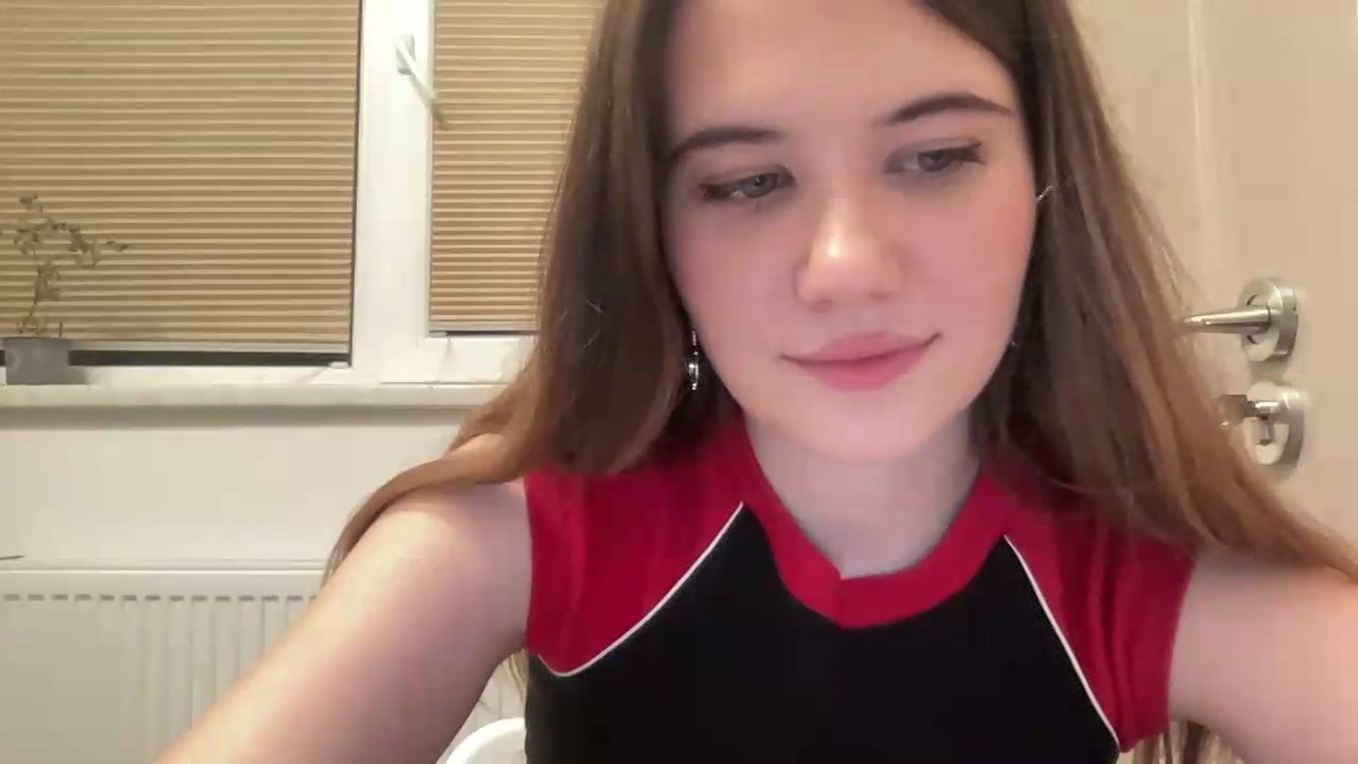 Gallery image thumbnail from Elvira's myfreecams stream on, 05/25/2026, 20:44 image 10 of 20