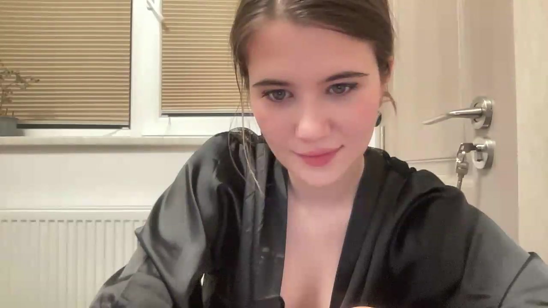 Gallery image thumbnail from Elvira's myfreecams stream on, 06/02/2026, 20:11 image 14 of 20