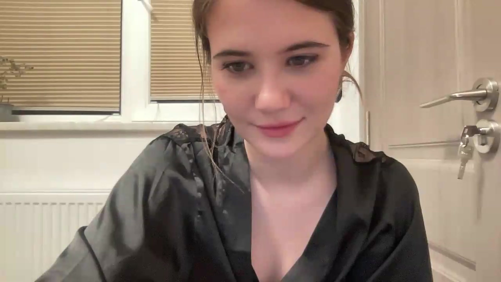 Gallery image thumbnail from Elvira's myfreecams stream on, 06/02/2026, 23:45 image 17 of 20