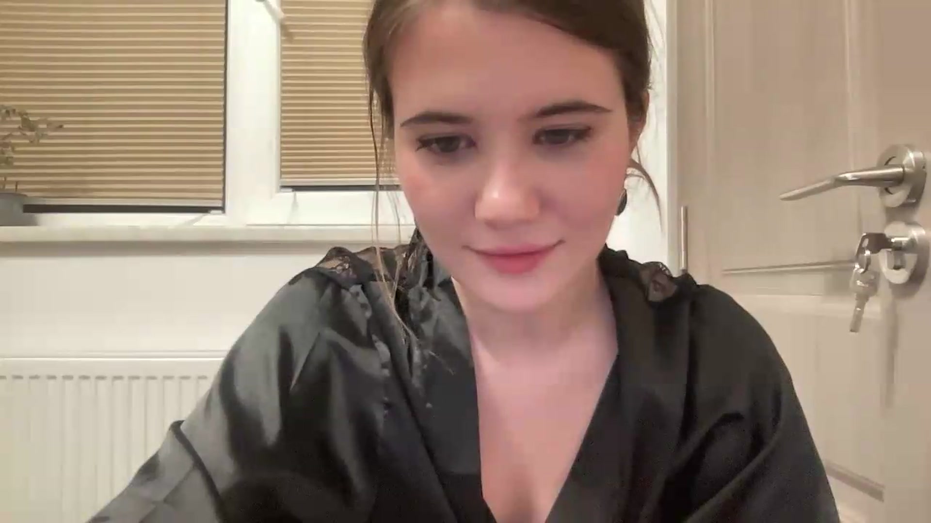 Gallery image thumbnail from Elvira's myfreecams stream on, 06/02/2026, 23:45 image 14 of 20