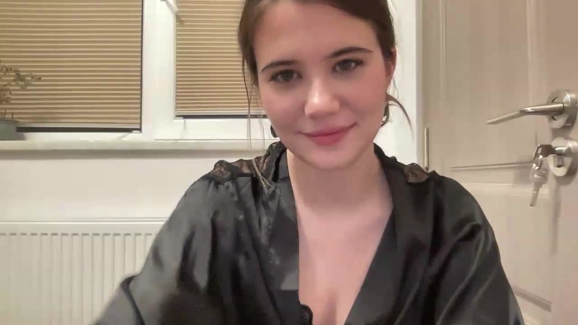 Gallery image thumbnail from Elvira's myfreecams stream on, 06/02/2026, 23:45 image 8 of 20