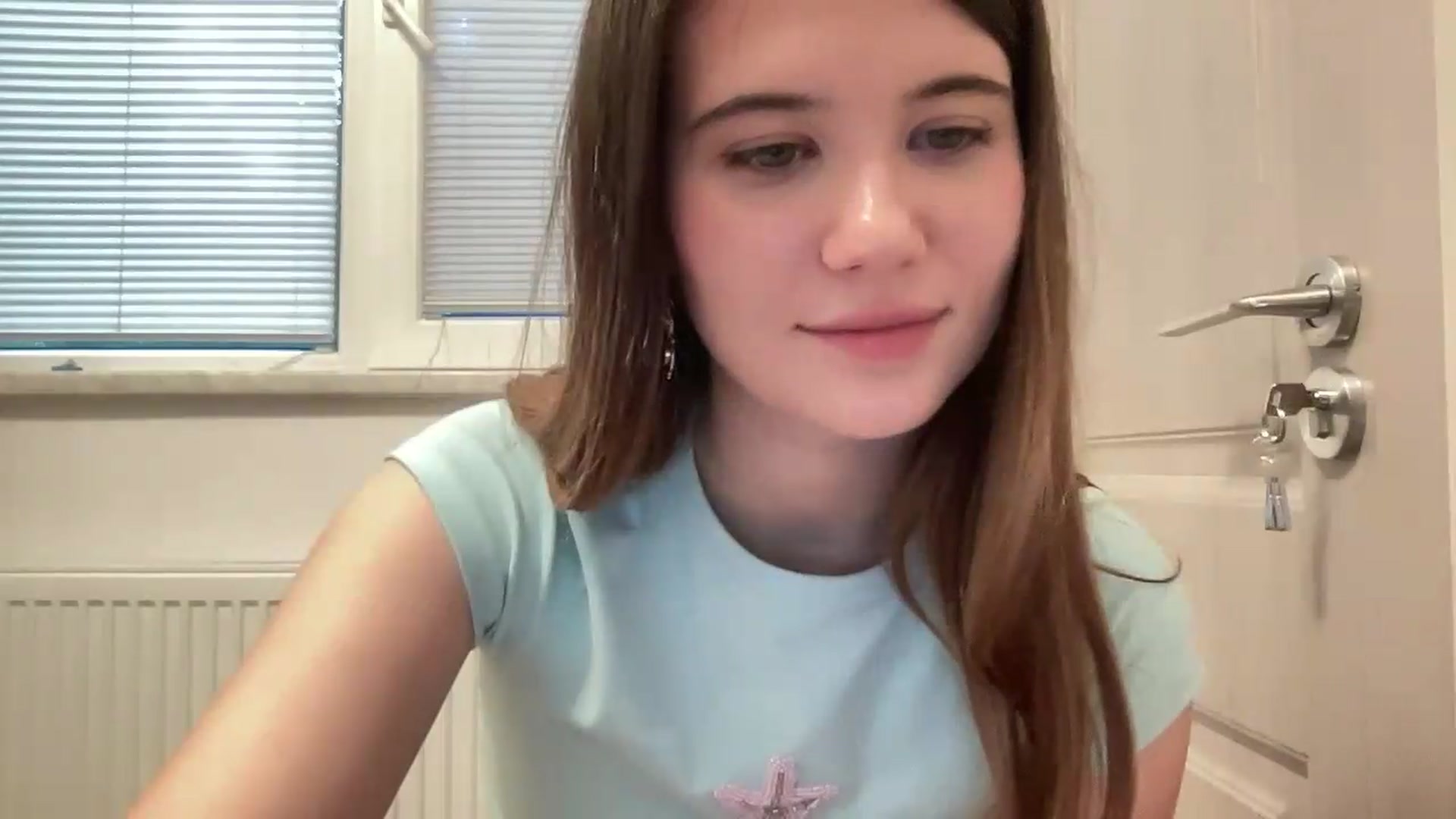 Gallery image thumbnail from Elvira's myfreecams stream on, 06/12/2026, 17:07 image 17 of 20